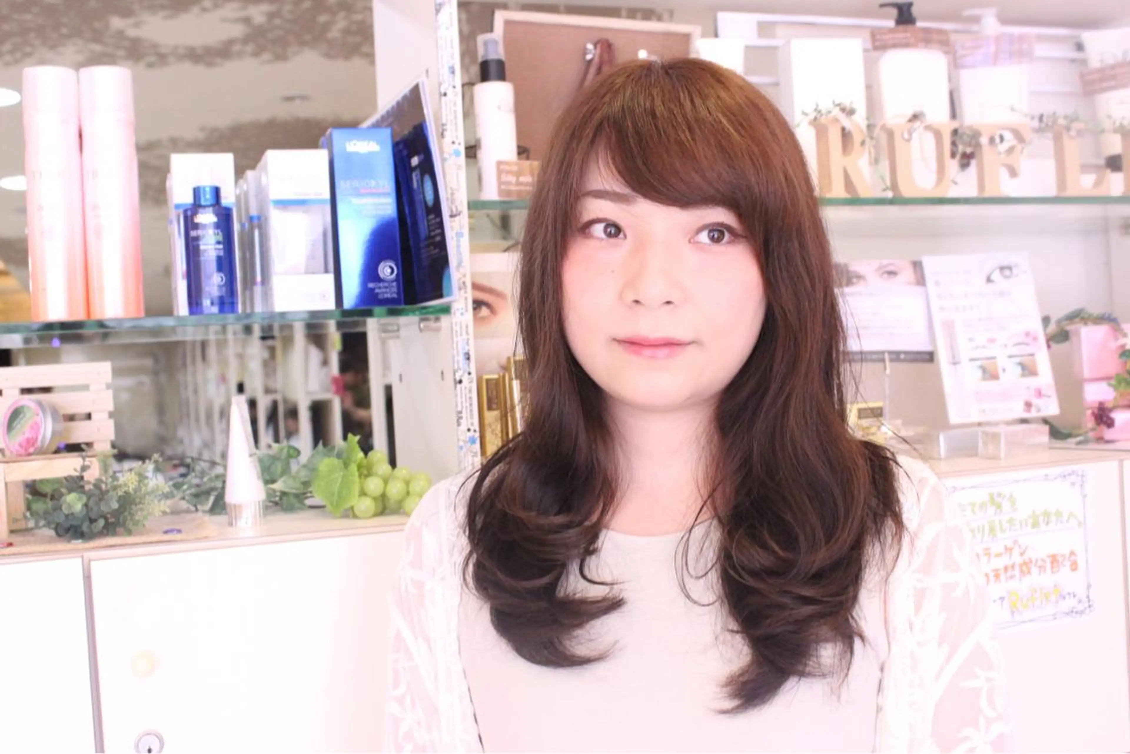 セミロング カラー 透明感カラー グレージュ 松本 美香のヘアスタイル