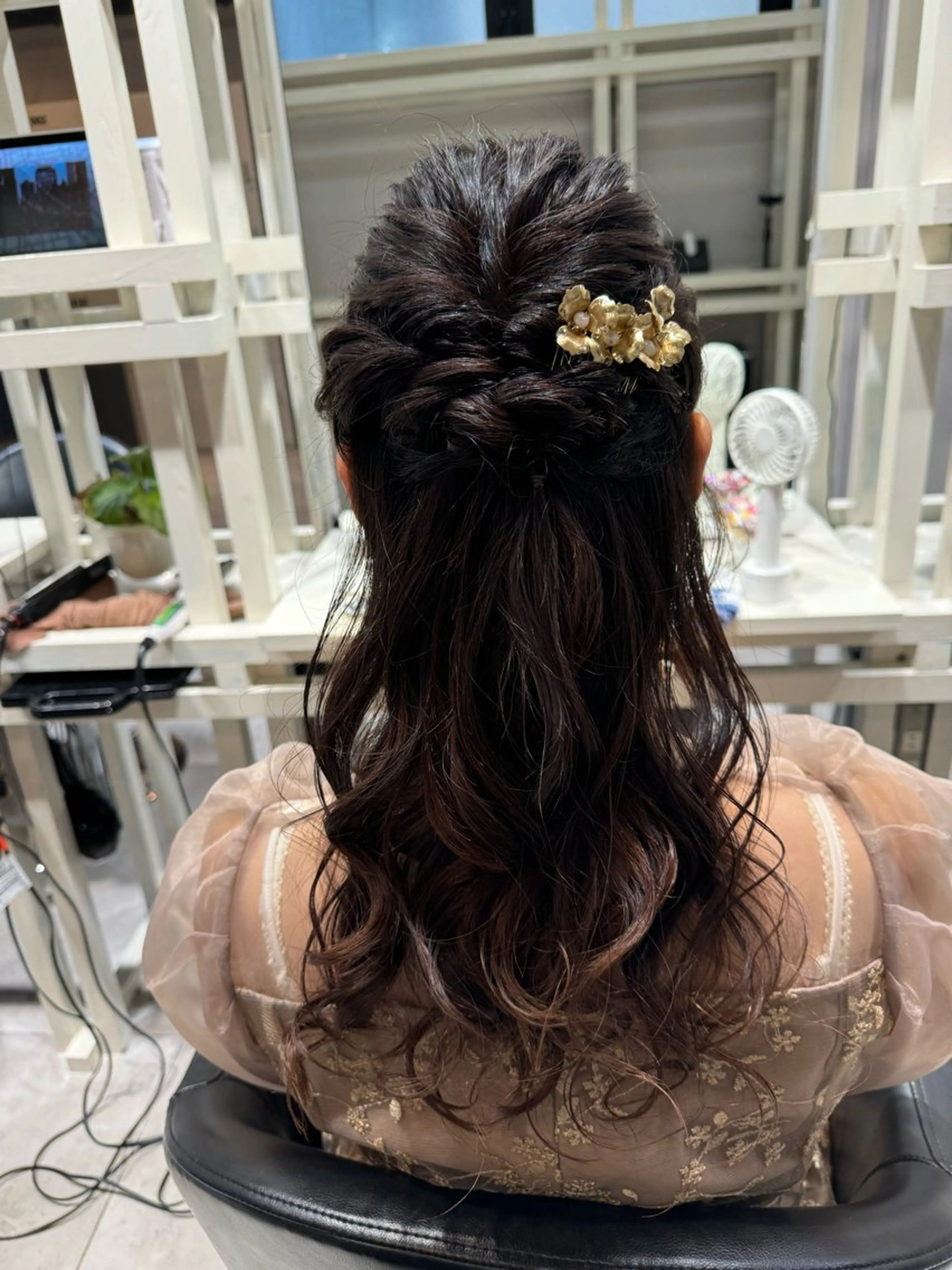 セミロング ヘアアレンジ ハーフアップ ヘアセット Dxxxx III所属・似合う髪型が 分からない方へのヘアスタイル