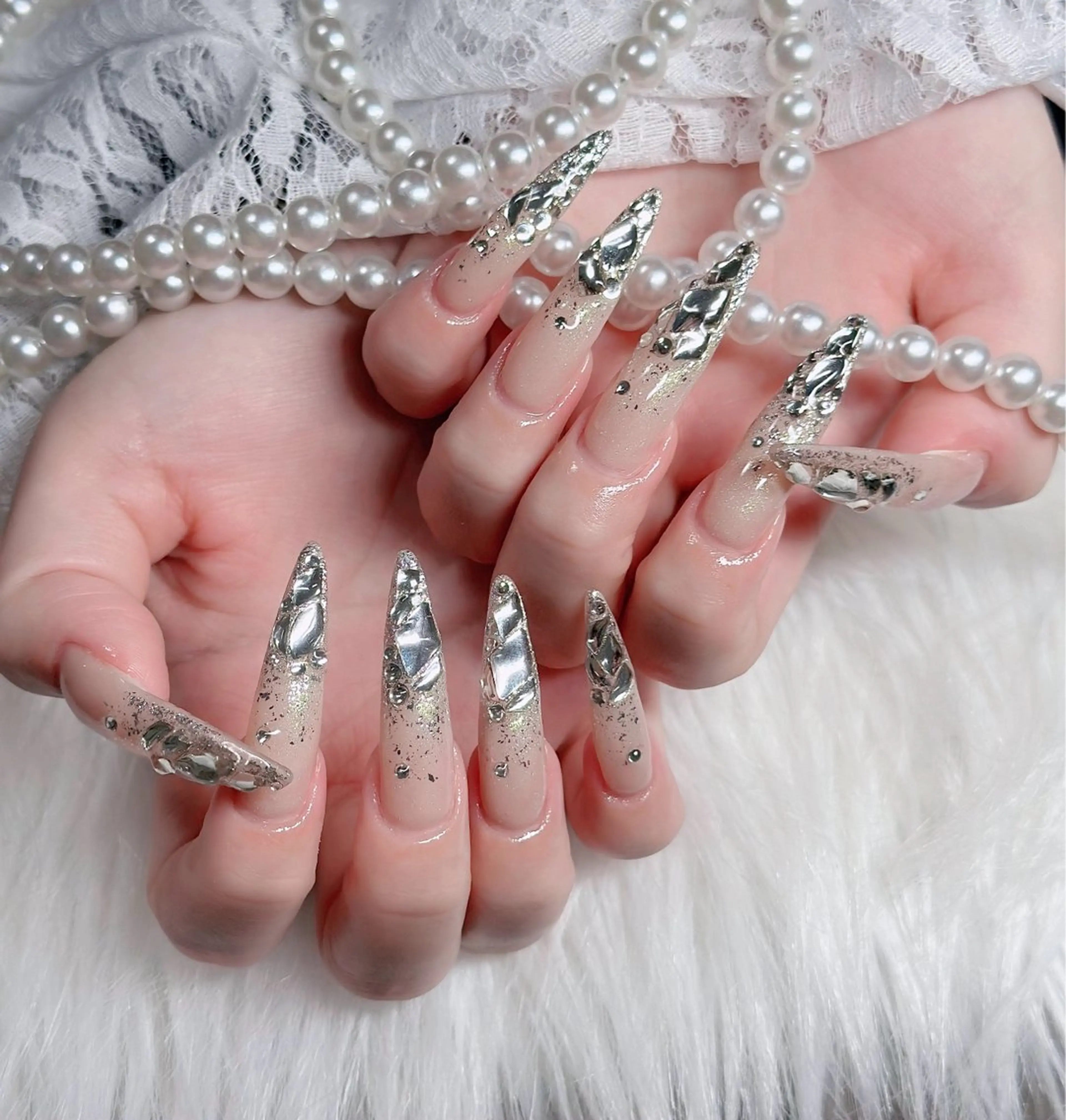 ネイル オーロラネイル フレンチネイル ジェルネイル ハロウィン キラキラネイル H.baby Nail Salonのネイルデザイン