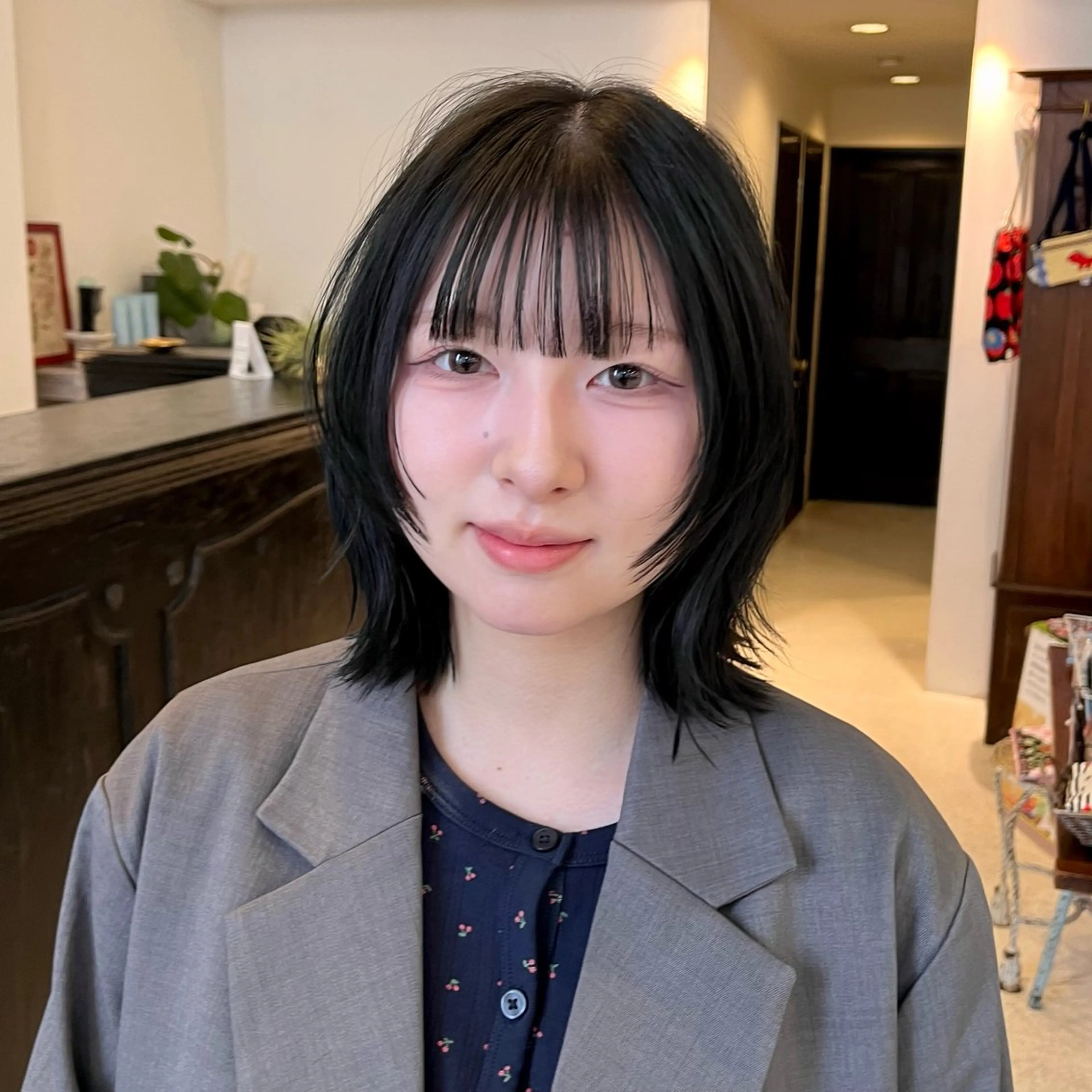 ミディアム カラー ボブ 顔まわりレイヤー レイヤーカット ウルフカット カット ヘアカラー 【中村公園】小山 蒼生のヘアスタイル