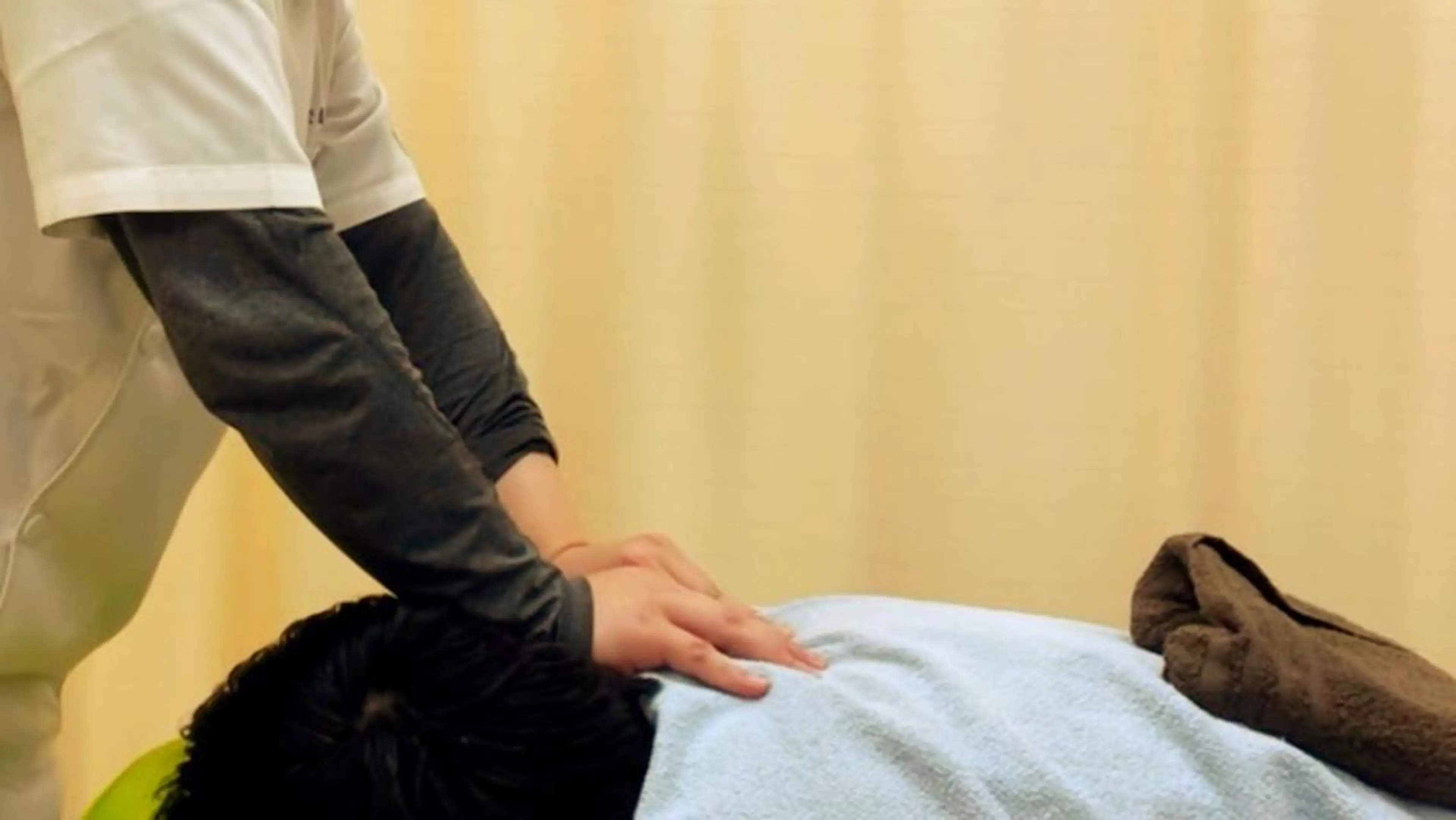 美容矯正　猫背改善コースの写真