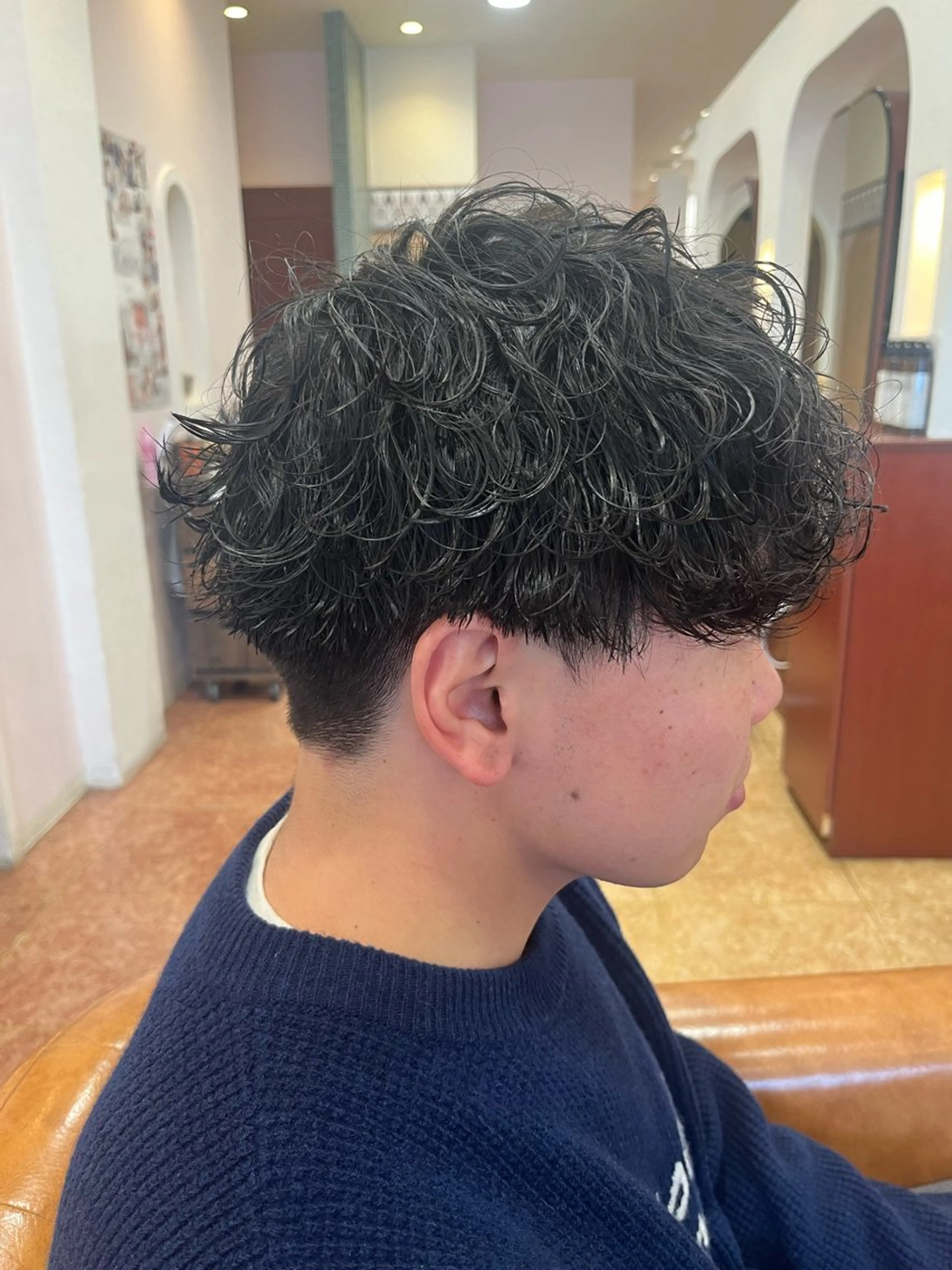 ショート パーマ メンズ 波巻きパーマ 平松 由基のヘアスタイル