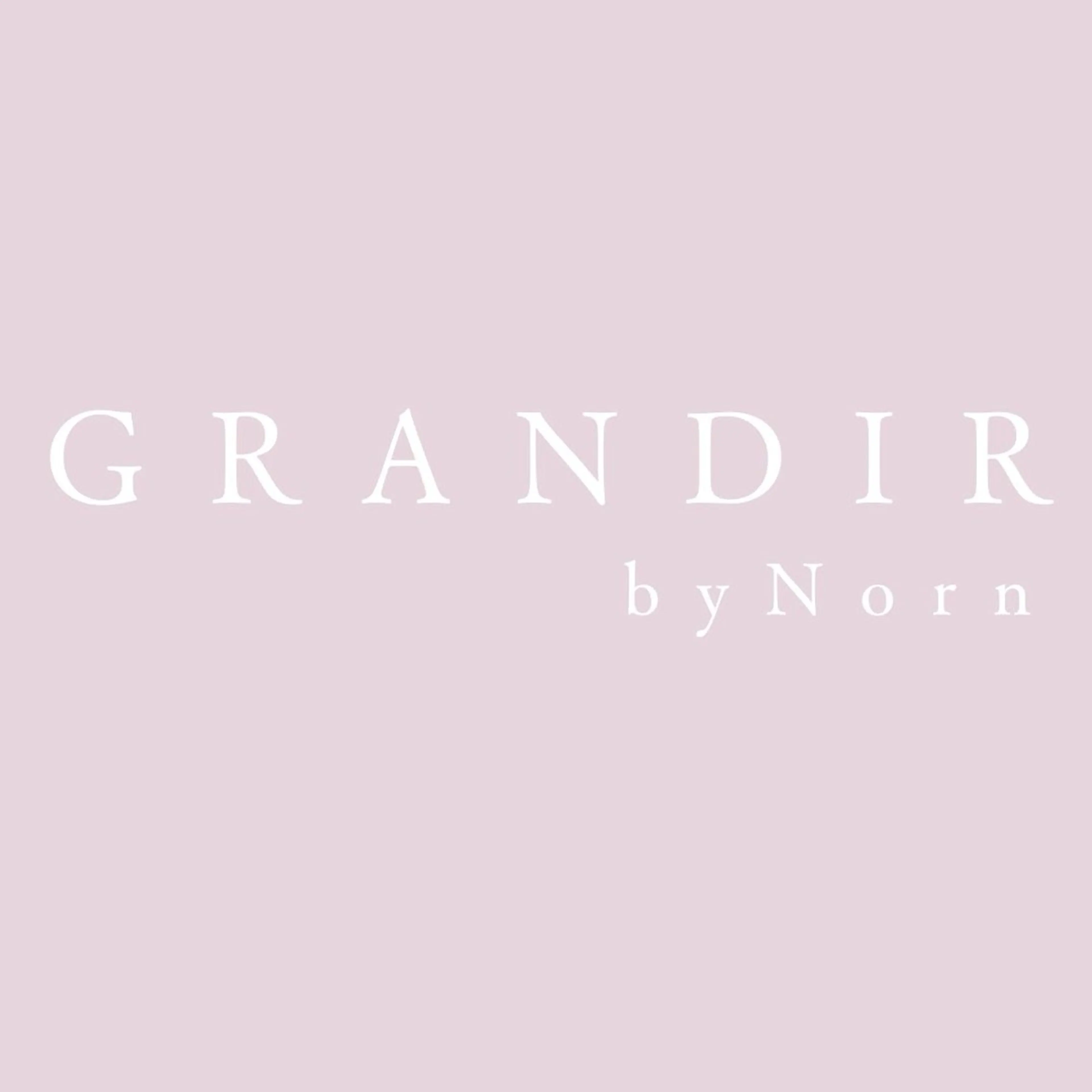 マツエク・マツパ GRANDIRbyNorn所属・GRANDIR byNornのマツエク・マツパデザイン