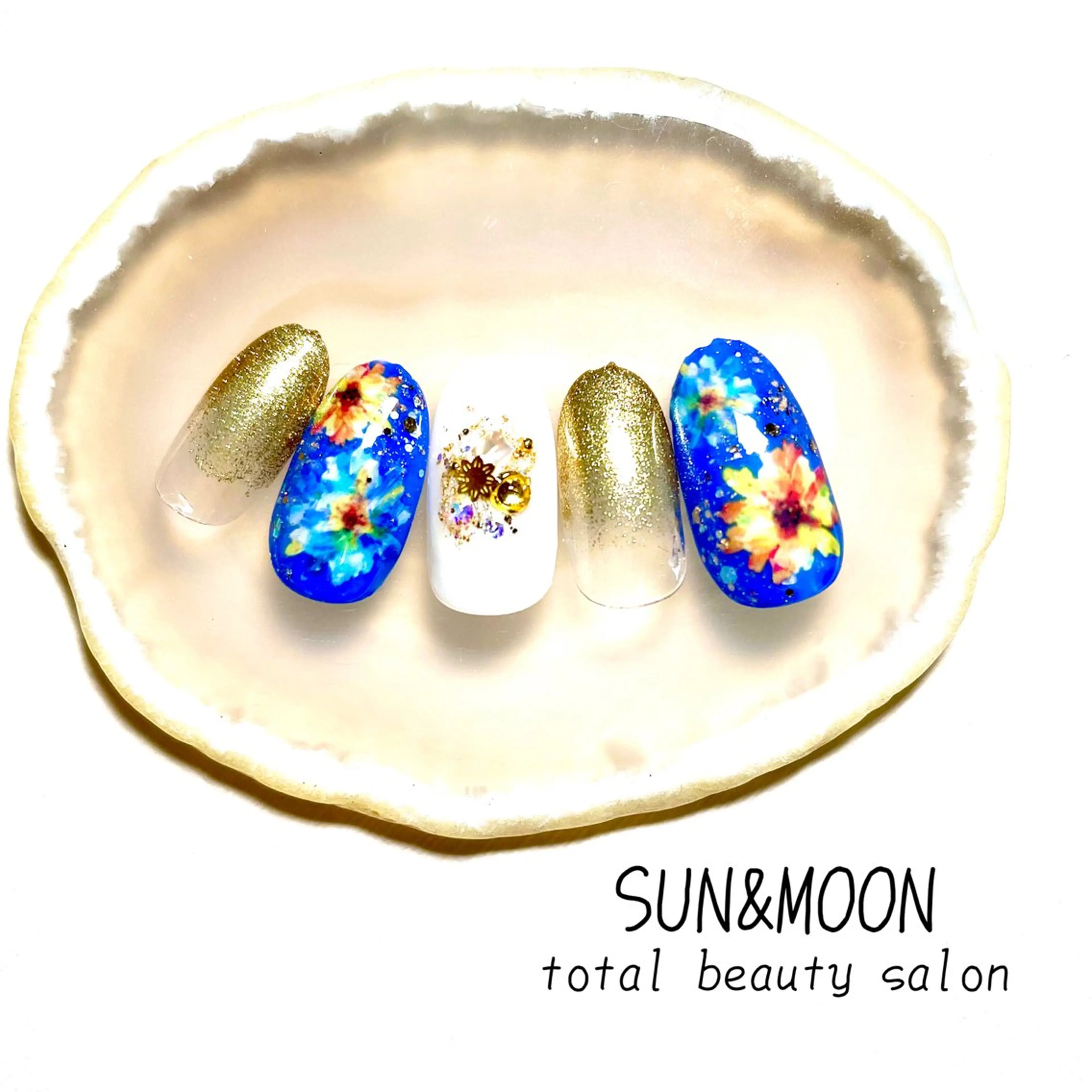 ネイル ハンドネイル SUN&MOON REOのネイルデザイン