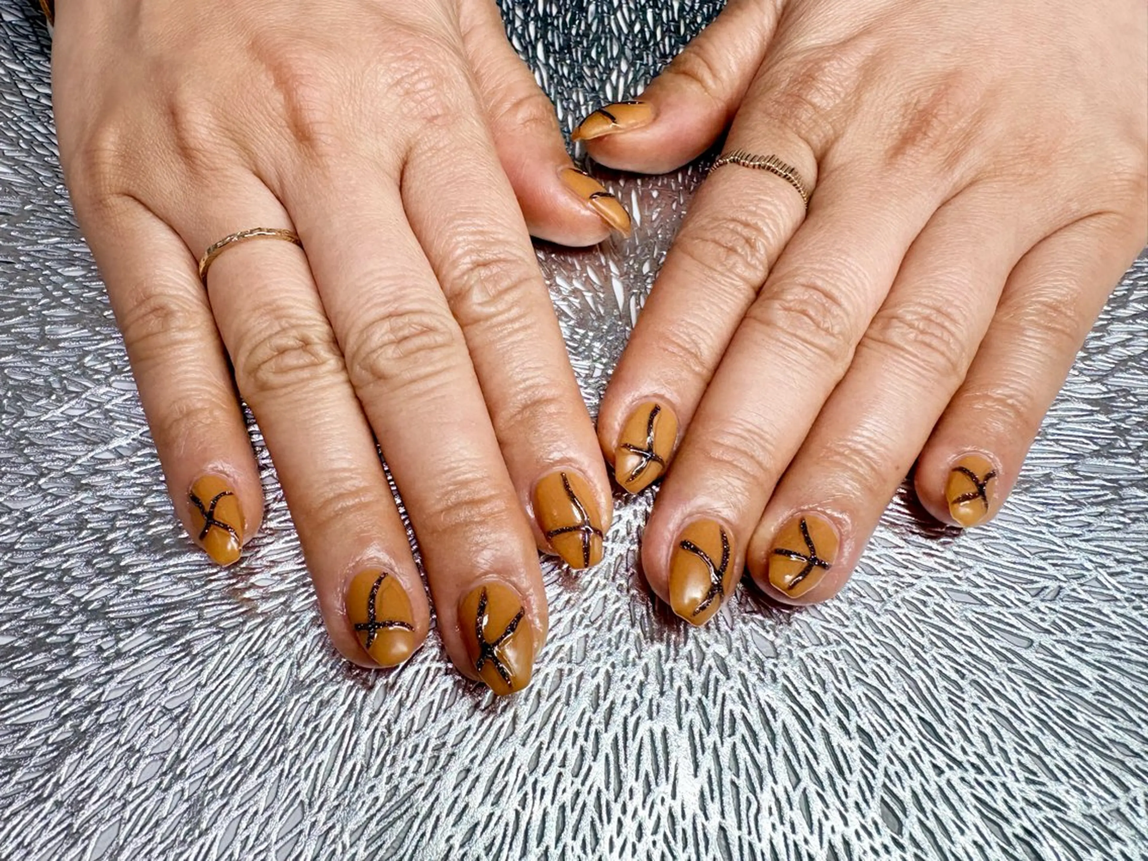 ネイル アートネイル ラメ(グリッター) 持ち込み ワンホンネイル 冬ネイル ハンドネイル ハンドケア ♡Bivi♡自爪に 優しいネイルサロンのネイルデザイン