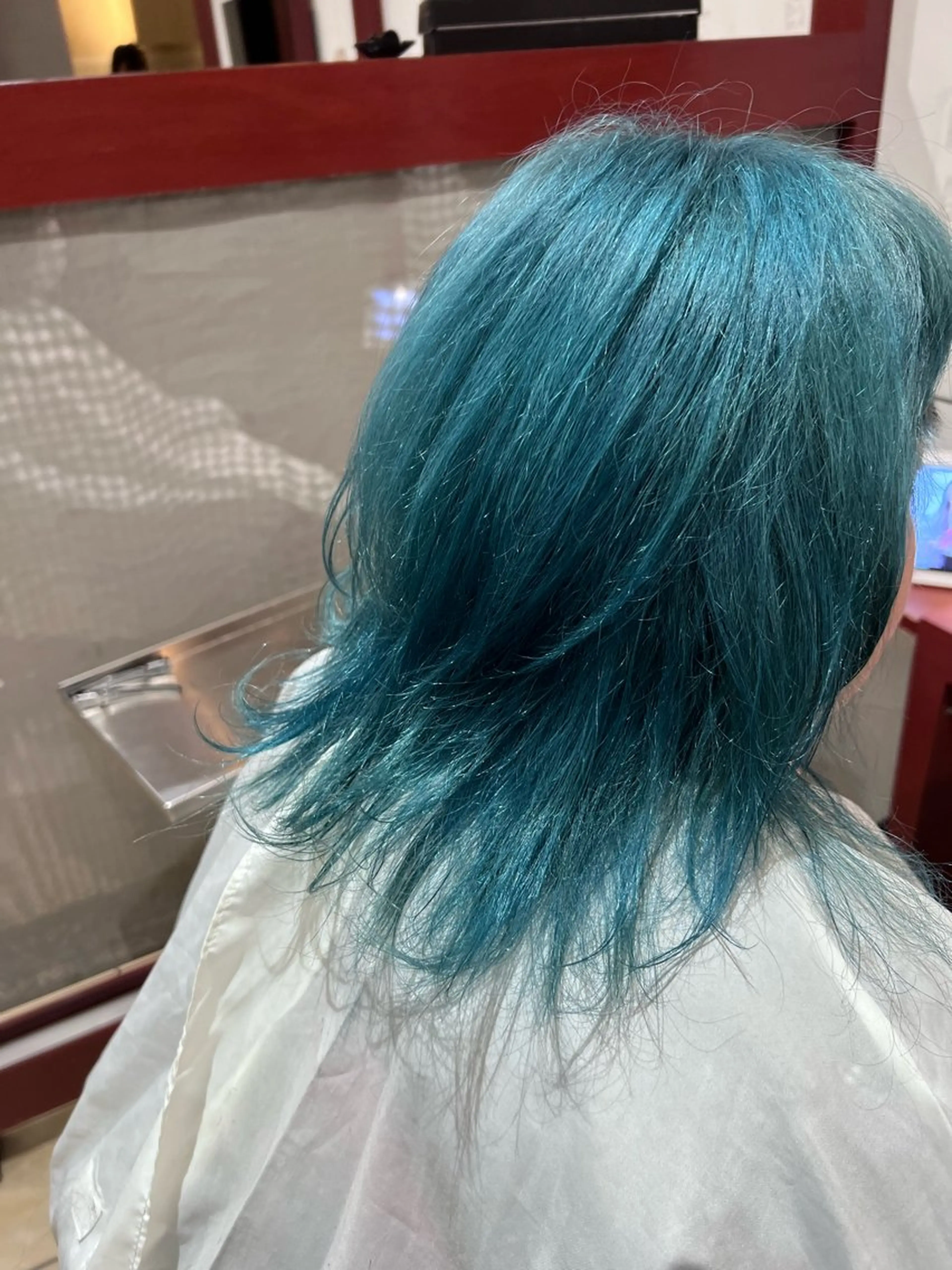 ミディアム カラー ブルーカラー 坂本 優輝のヘアスタイル