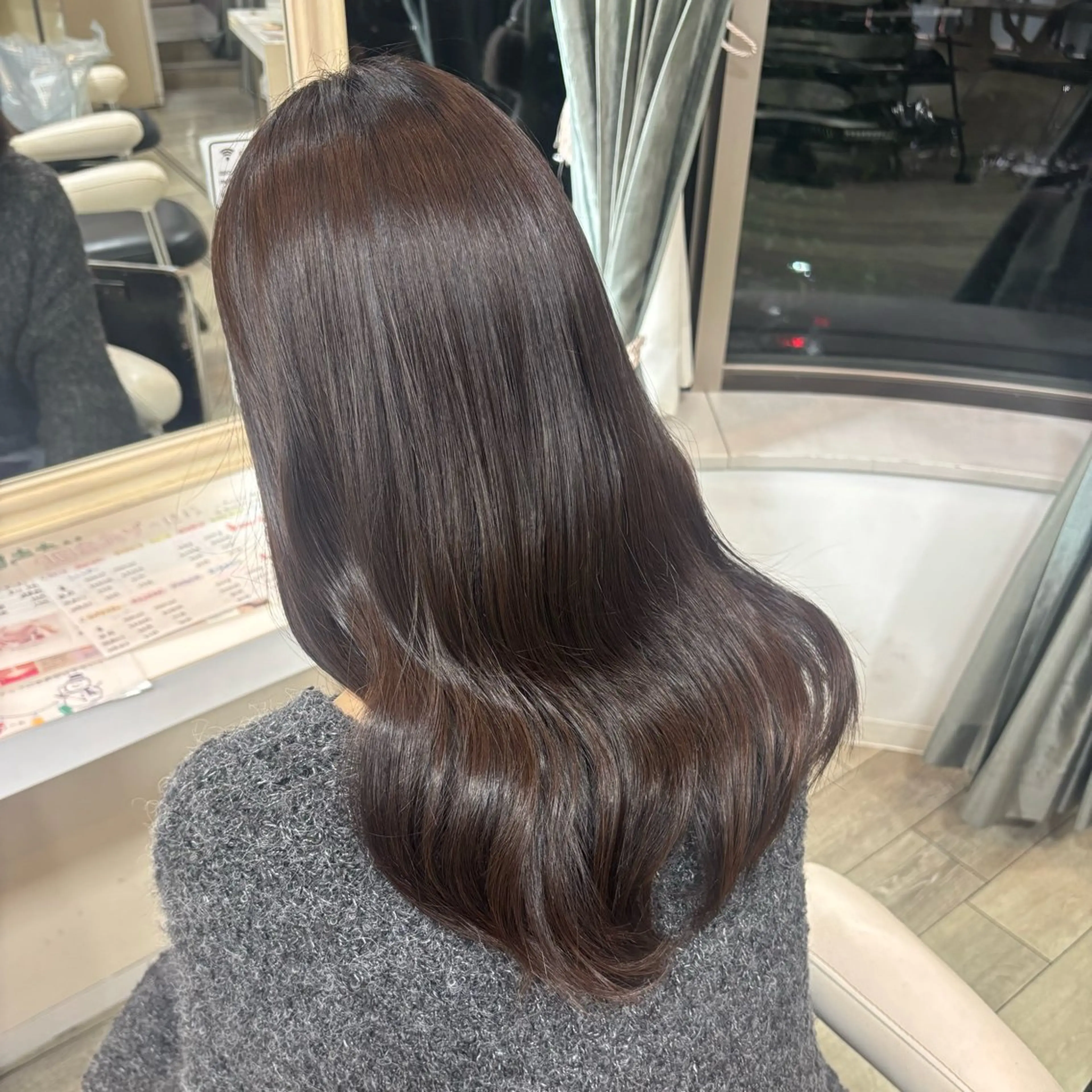 ミディアム カラー さとう さくらのヘアスタイル
