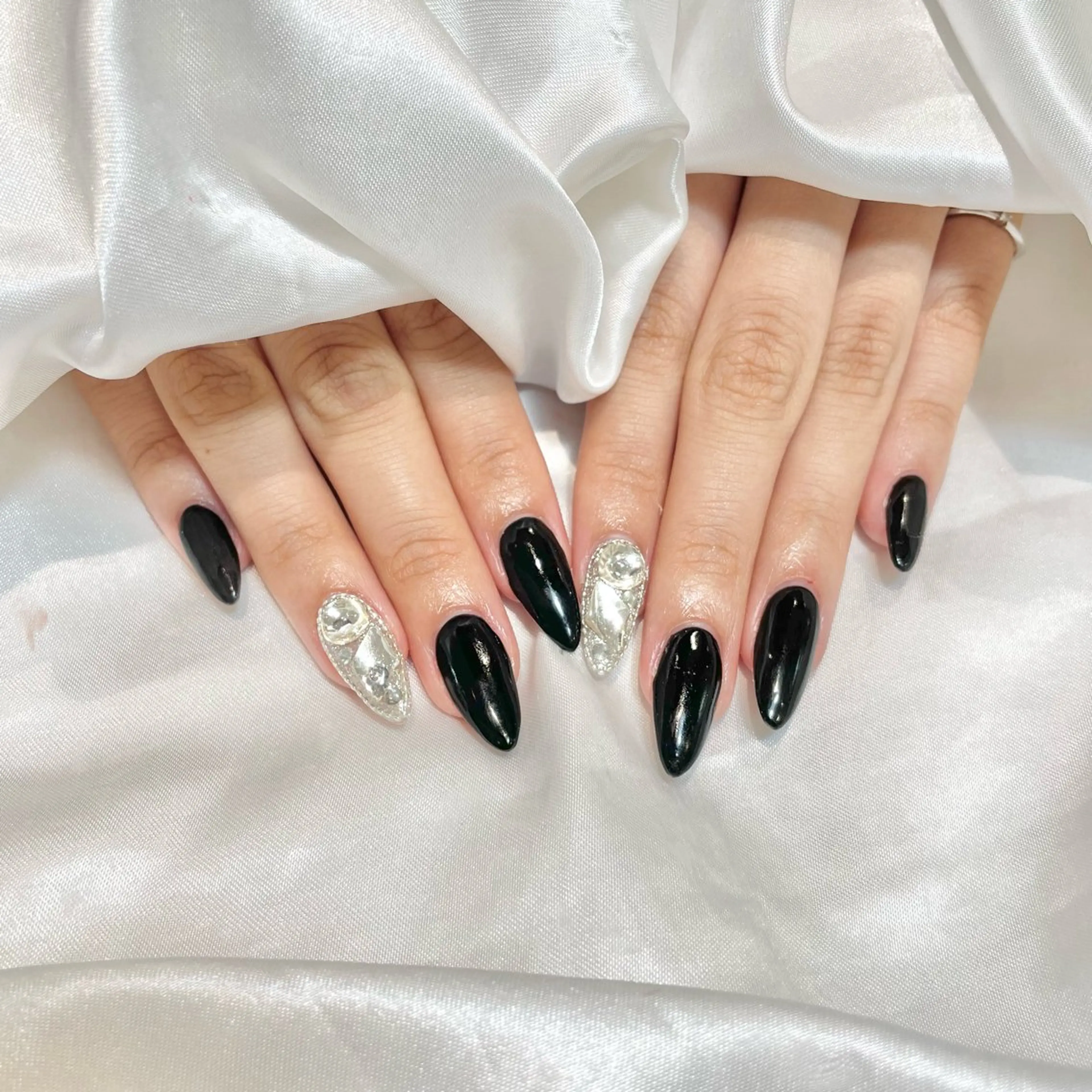 オフあり🍒チップ長さ出し＋2本埋め尽くしの写真