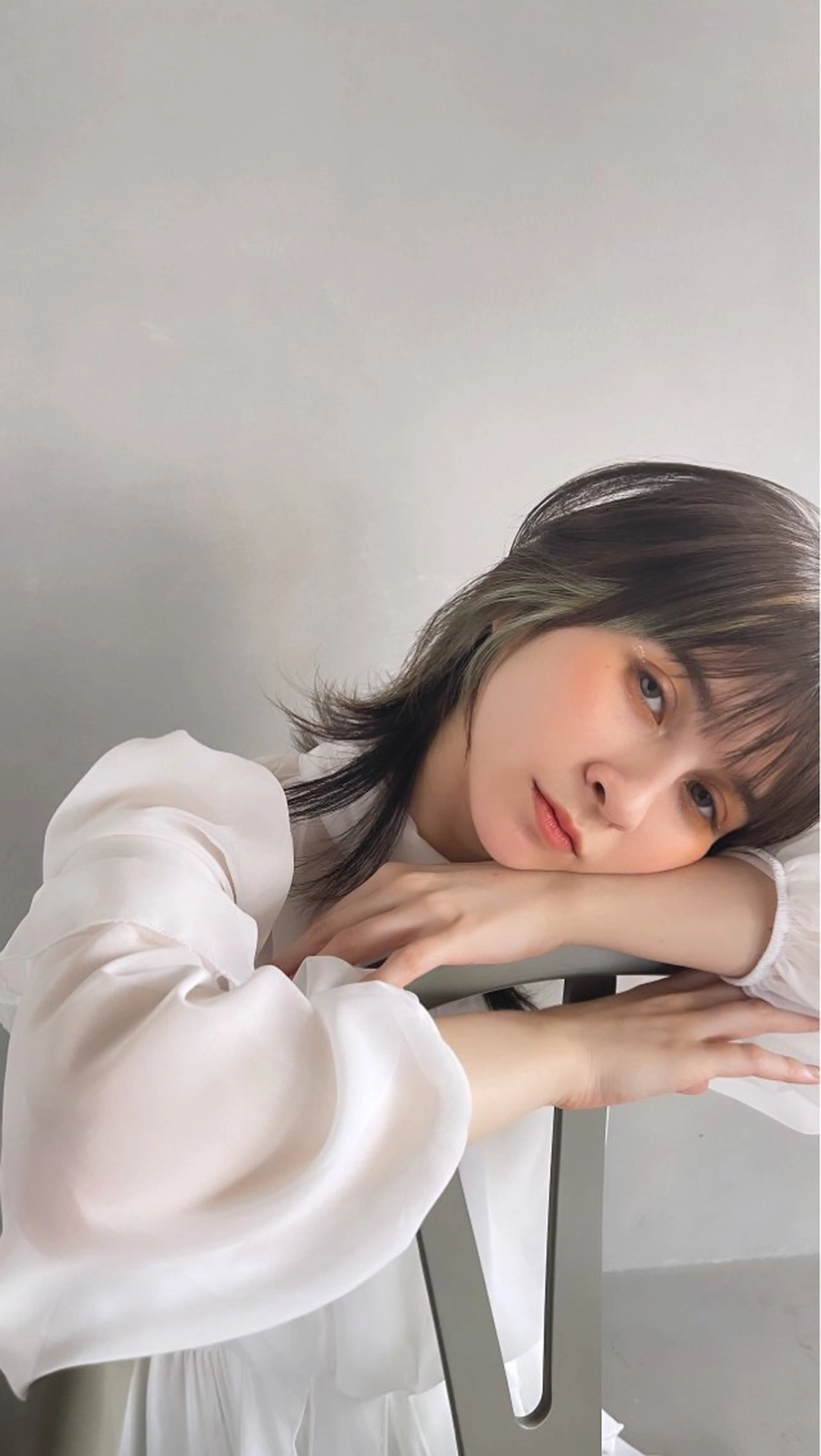 ミディアム lena🎀 透明感カラー/韓国風のヘアスタイル