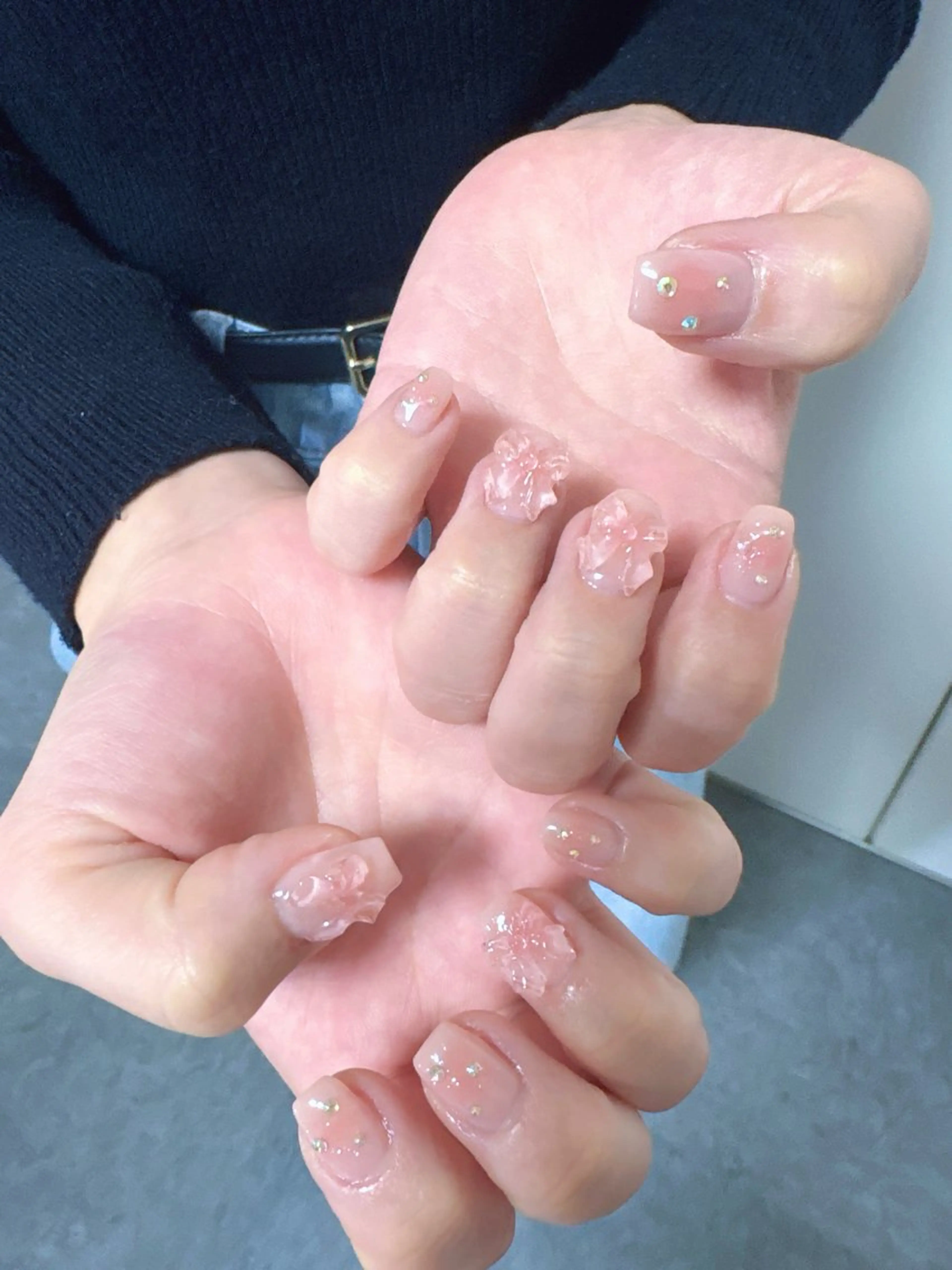 ネイル チークネイル 氷ネイル・うるうるネイル リボン nailsalon MILAのネイルデザイン