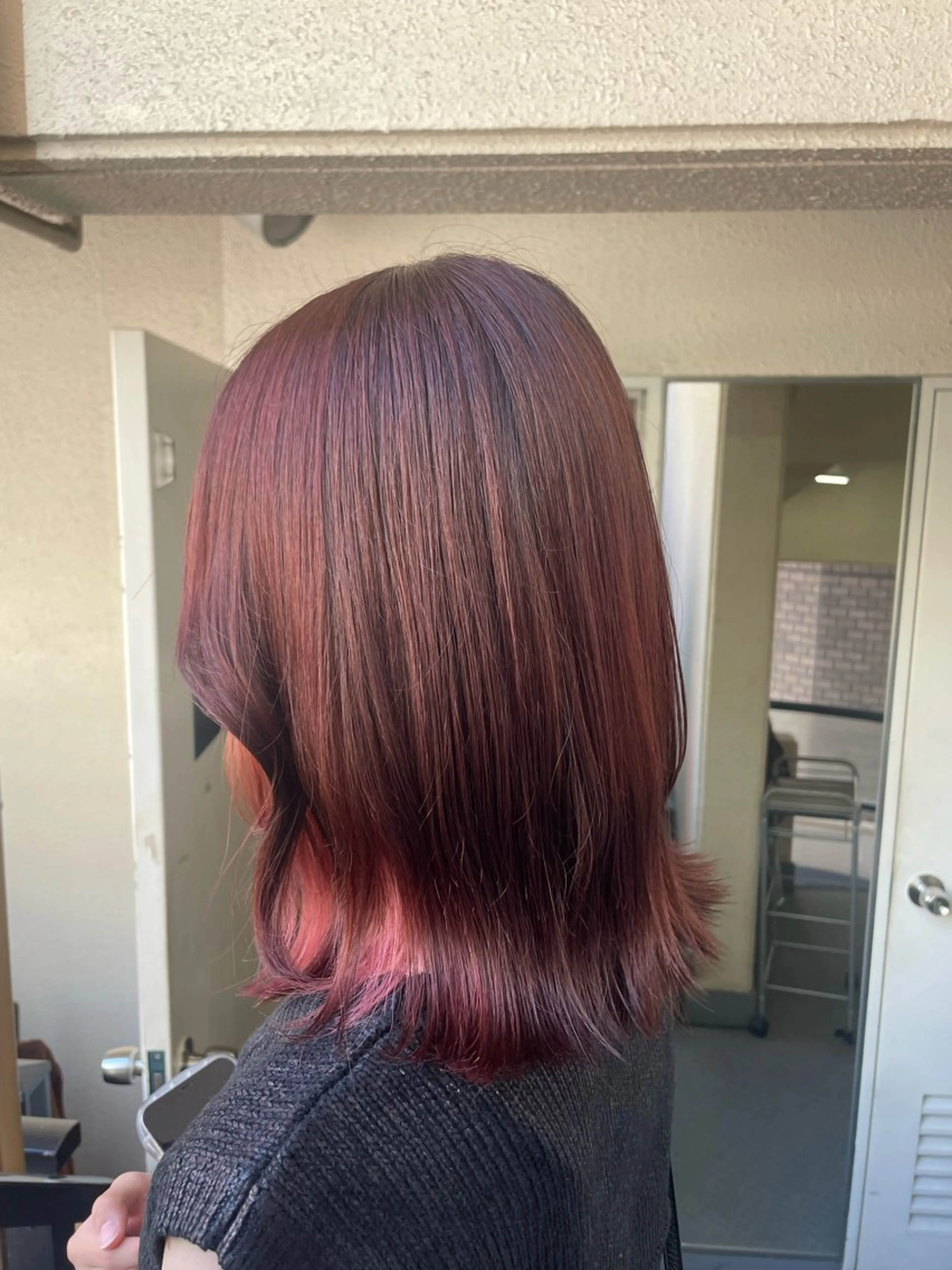 ショート ピンクブラウン ふかたさや🌟 艶感カラー🌟のヘアスタイル