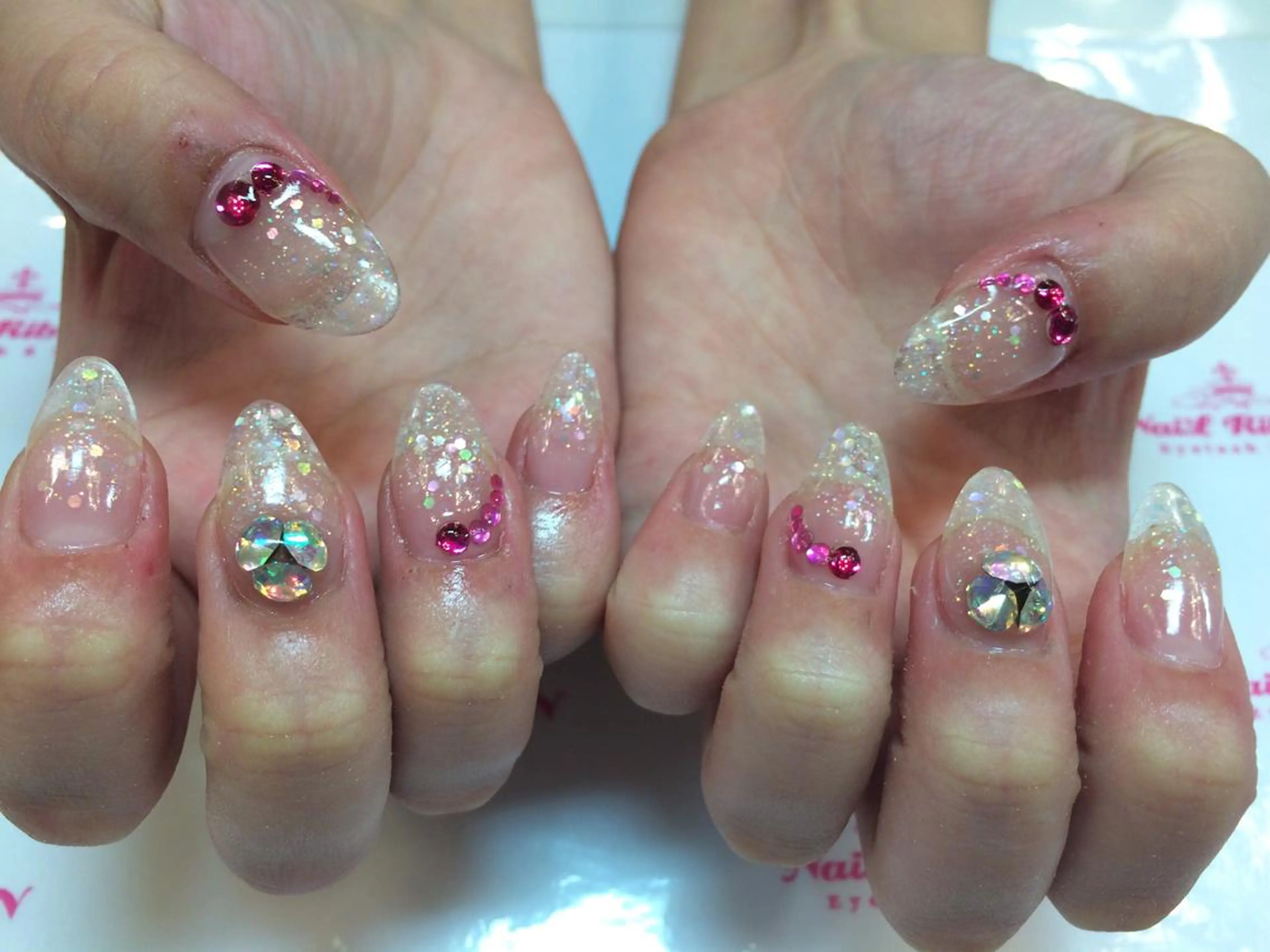 ネイル ネイルリボン 受付スタッフのネイルデザイン