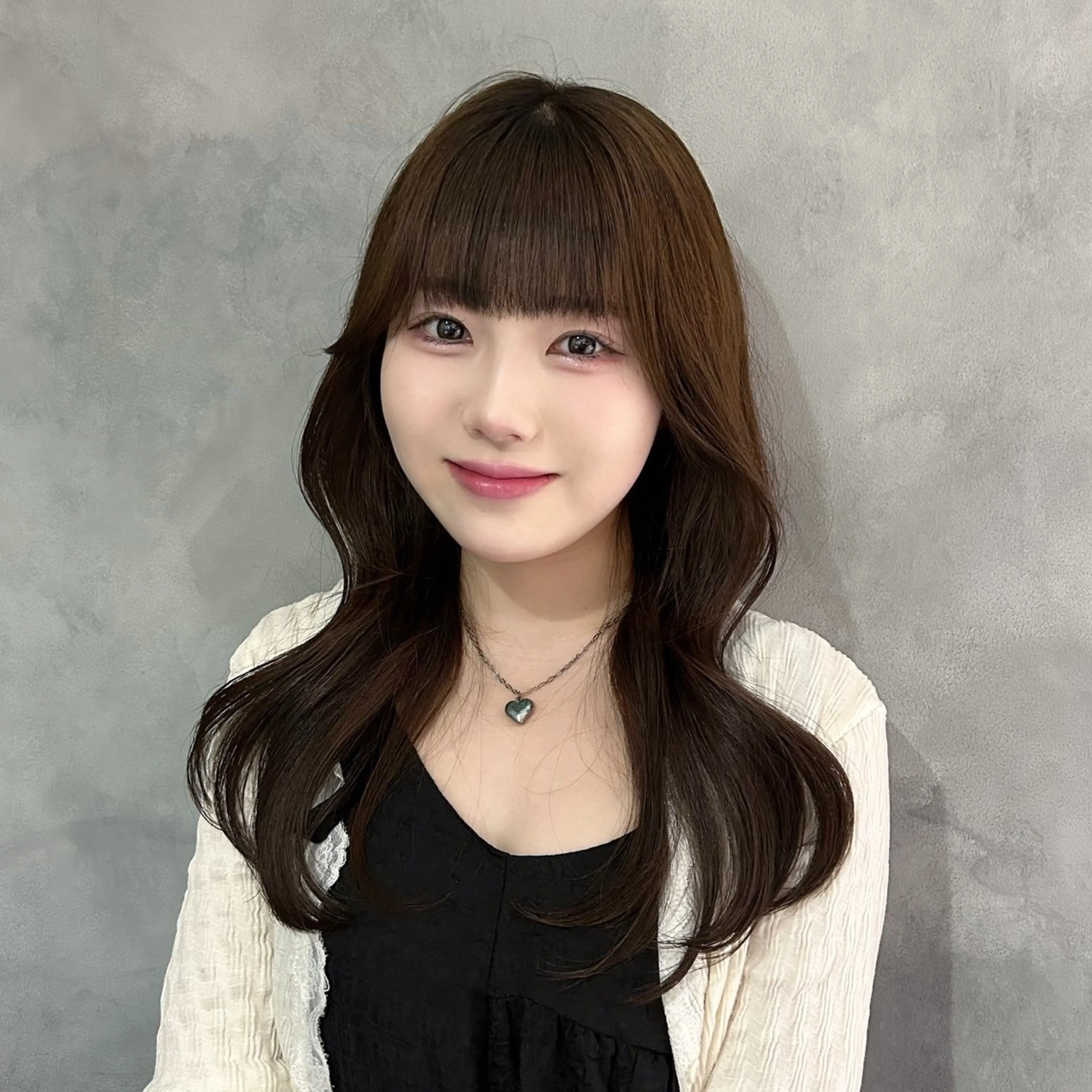 セミロング 韓国風ヘア レイヤーカット カット ヘアカラー トリートメント 谷 亜澄のヘアスタイル