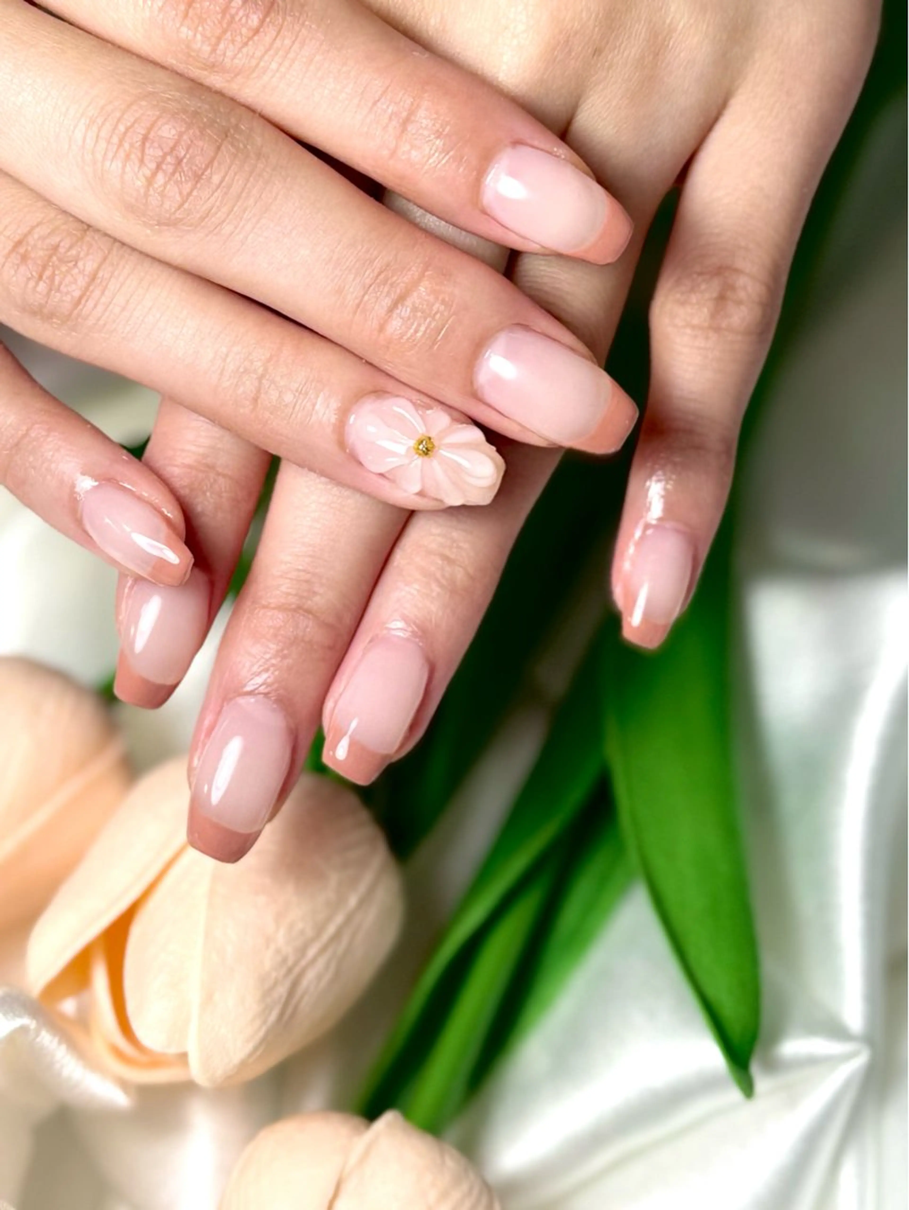 ネイル アートネイル 入学式 ニュアンスネイル シンプルネイル 春ネイル ハンドネイル ルシイ🎀新宿長さ 出しパーツ専門店のネイルデザイン