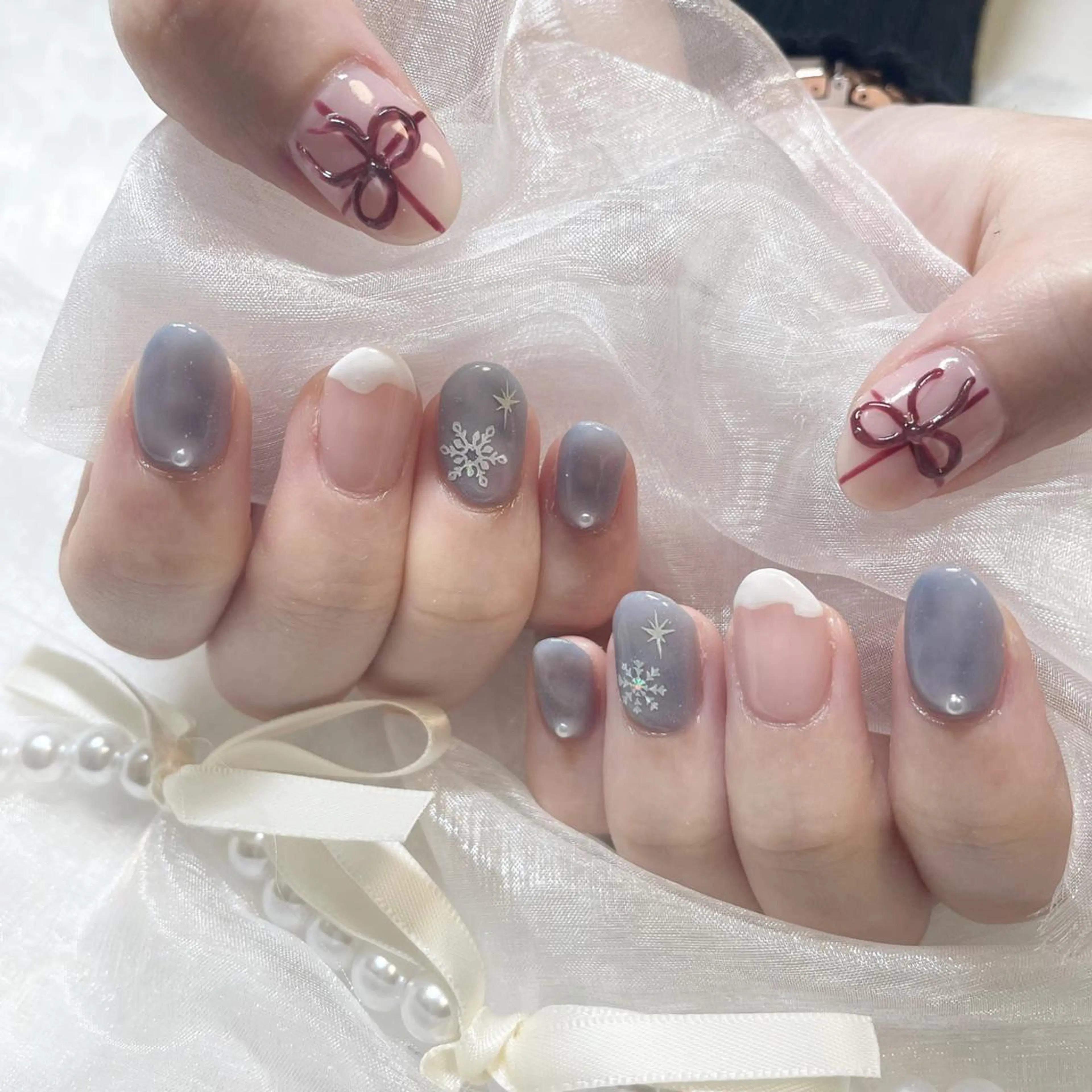 ネイル ジェルネイル キラキラネイル 韓国ネイル 持ち込み ワンカラーネイル ハンドネイル fiore nail 🦋のネイルデザイン