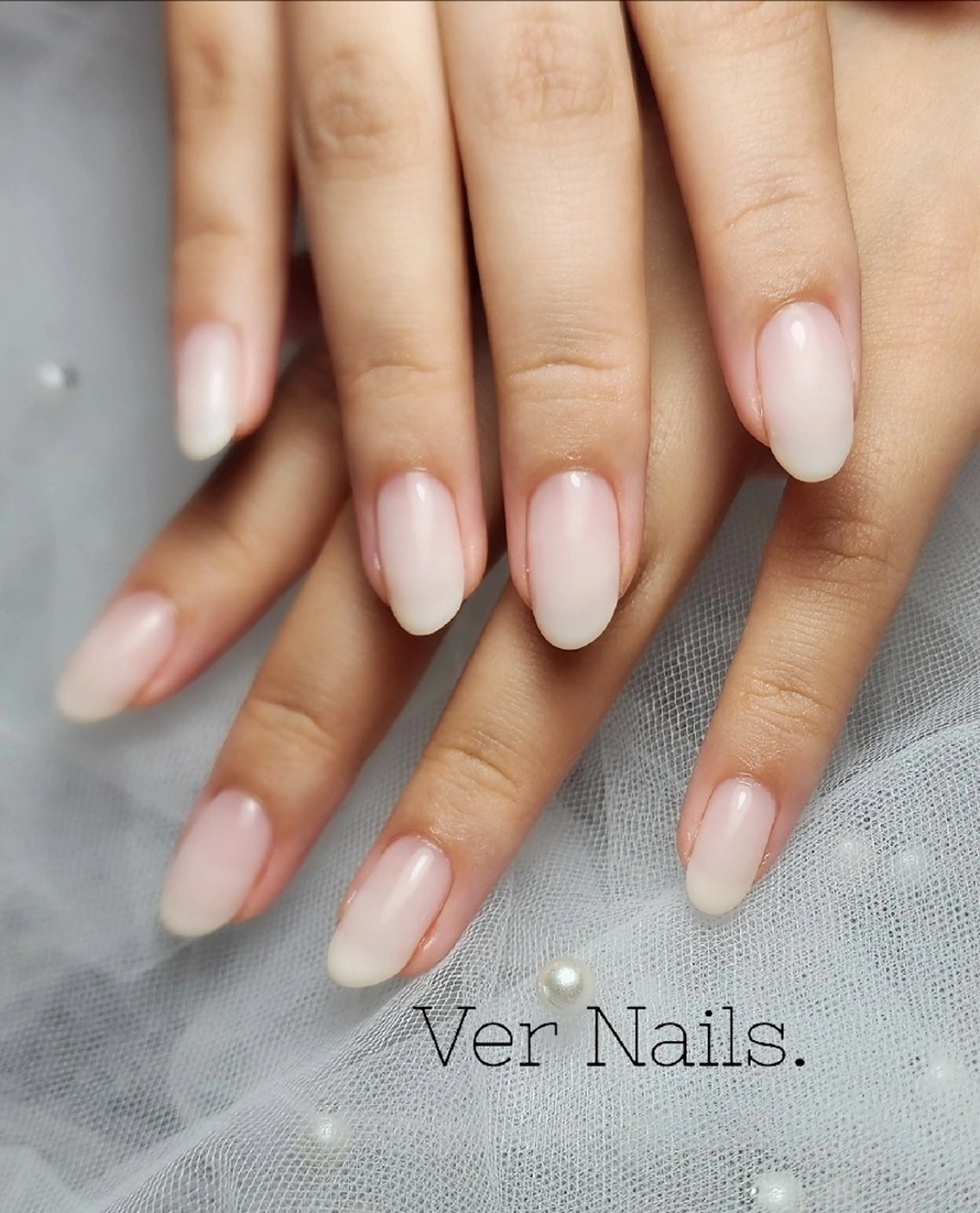 ネイル グラデーション ホワイト ハンドネイル Ver Nails.のその他イメージ