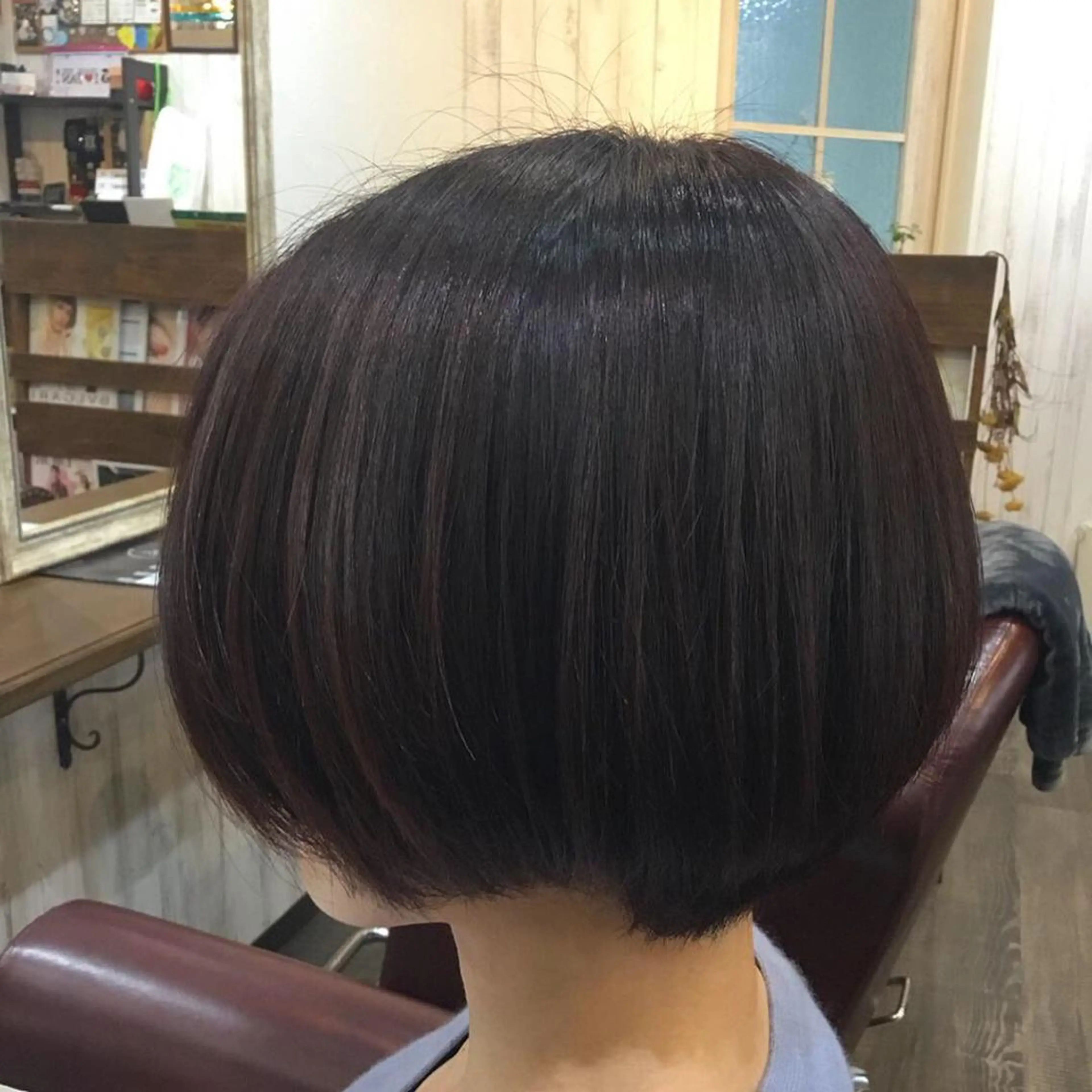 ショート カラー パーマ embrace エンブレイスのヘアスタイル