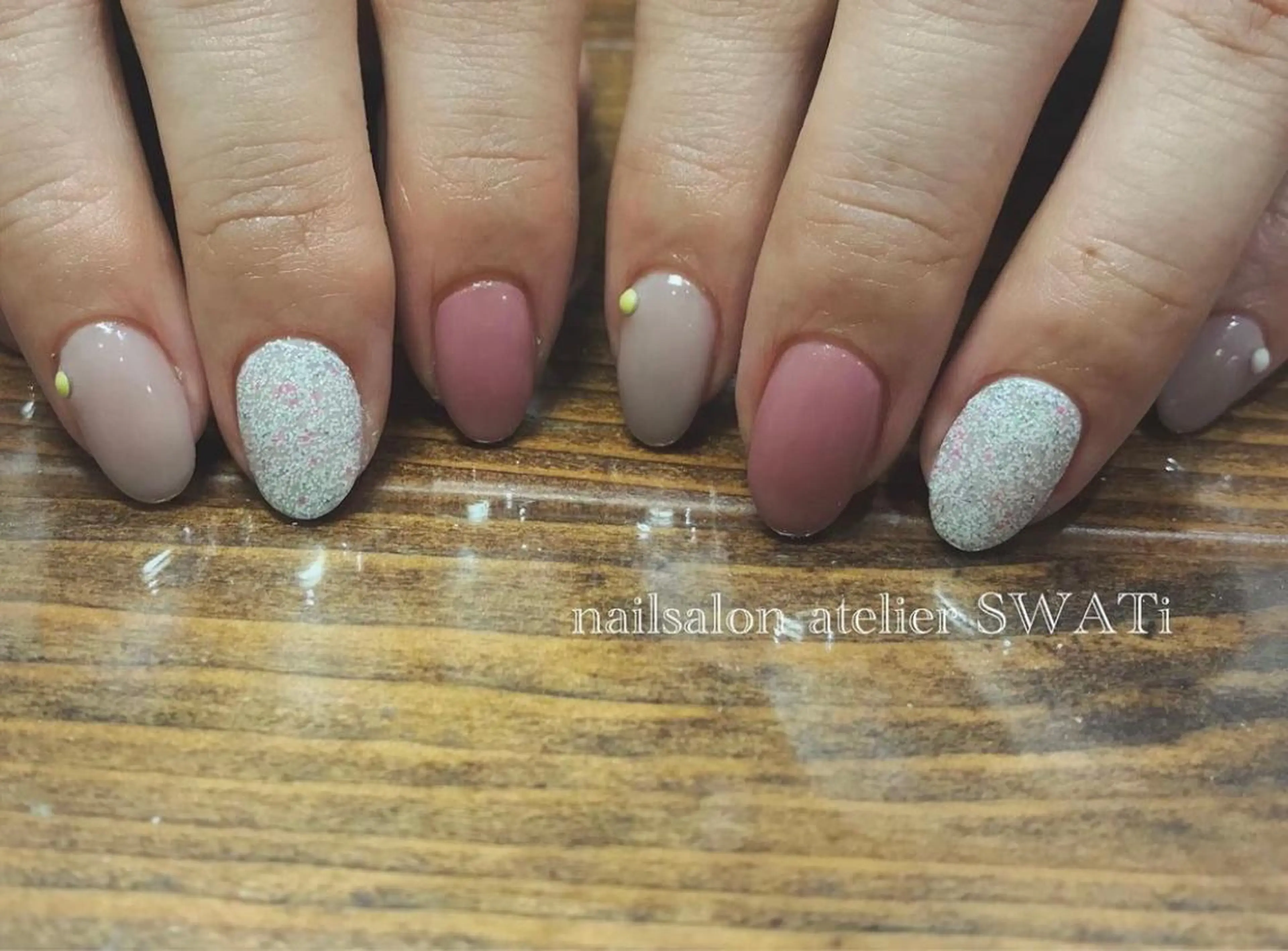 ネイル ハンドネイル nailsalon SWATiのネイルデザイン