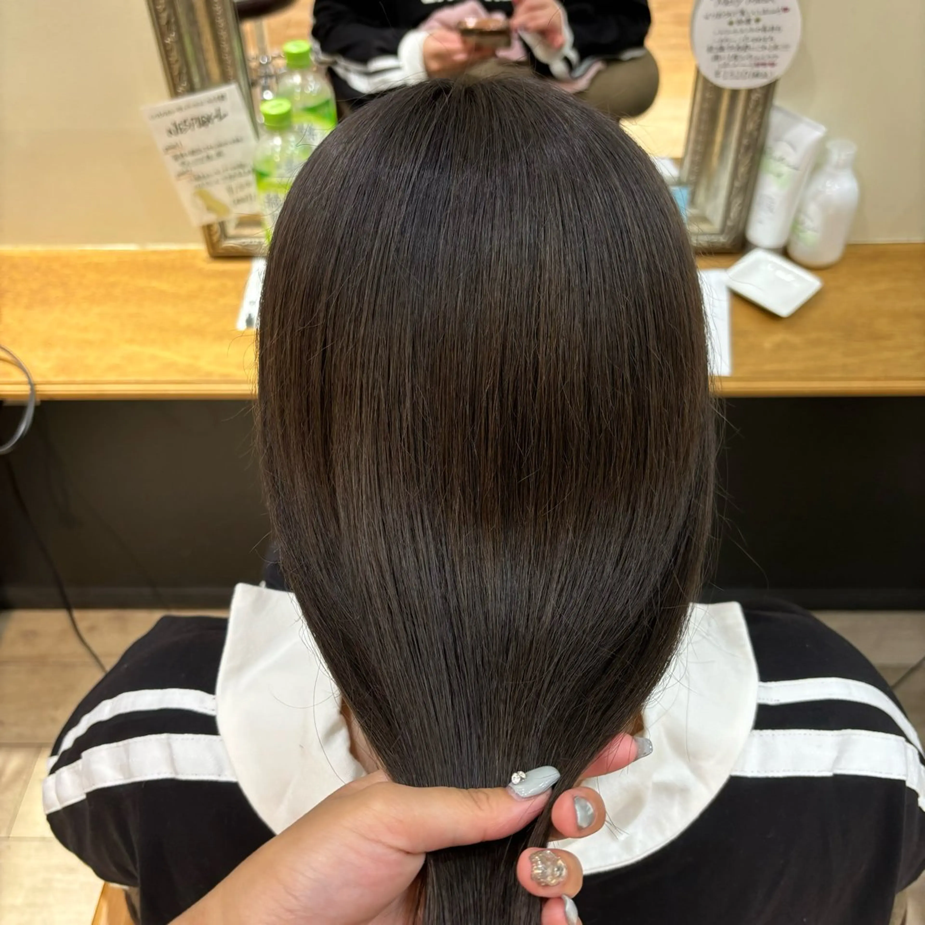 カラー ヘアカラー トリートメント しおり🍬 KOKORO🤍のヘアスタイル