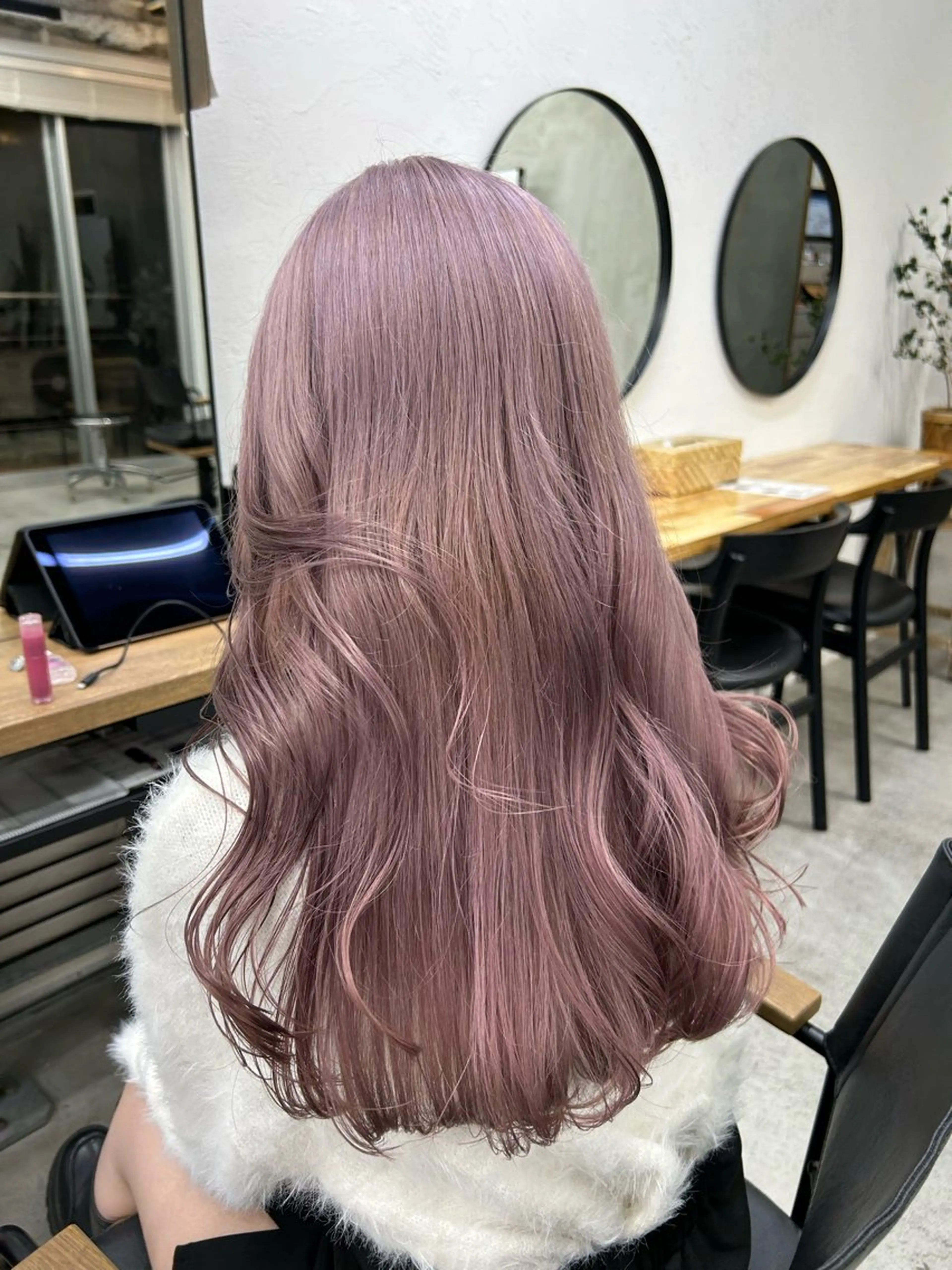 ロング カラー メンズ ピンクカラー ホワイトピンク カット ヘアカラー トリートメント 🧸艶々韓国ヘア 🧁mizunaのヘアスタイル