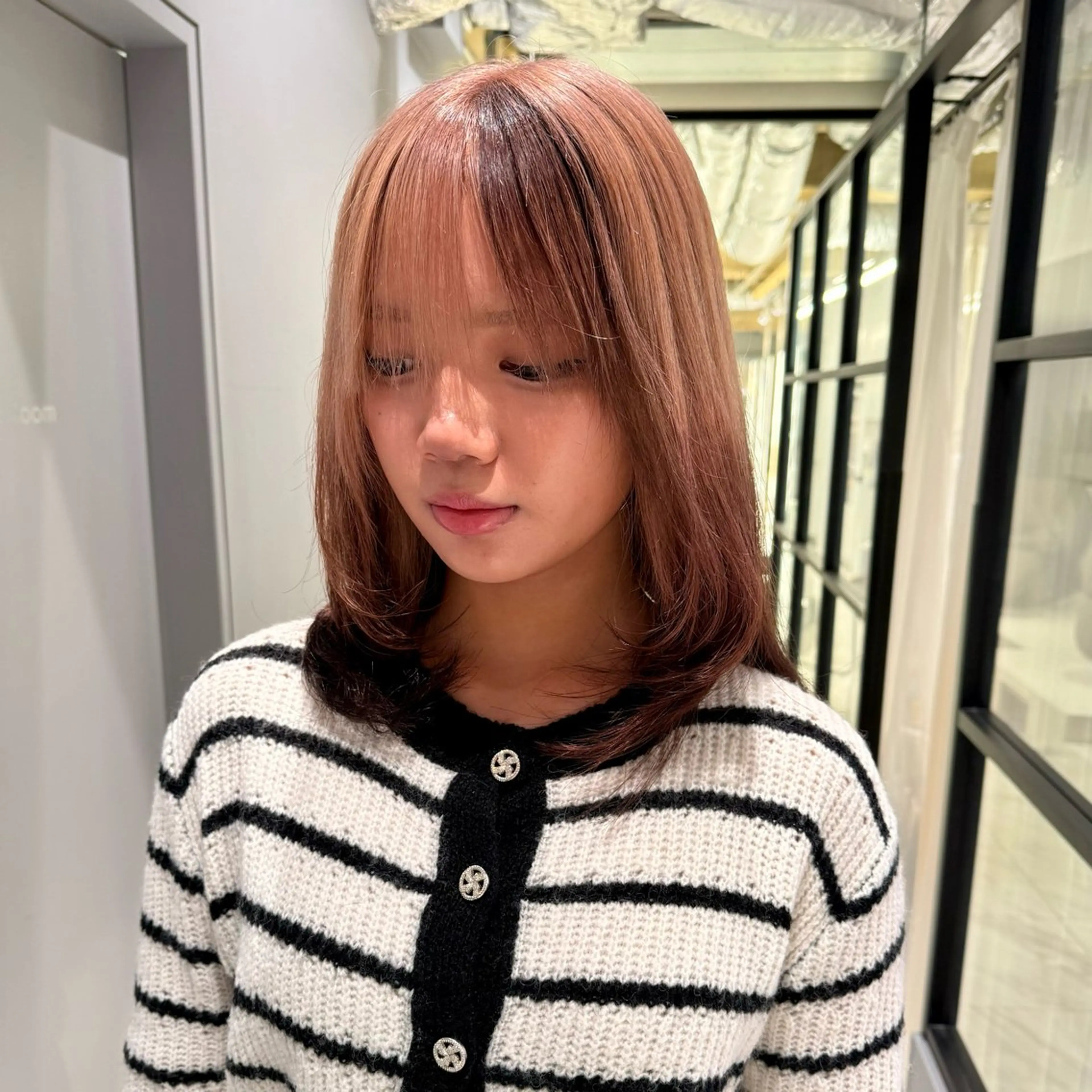 ロング カラー カット ヘアカラー トリートメント ハイトーンレイヤー 顔まわりSOTAのヘアスタイル