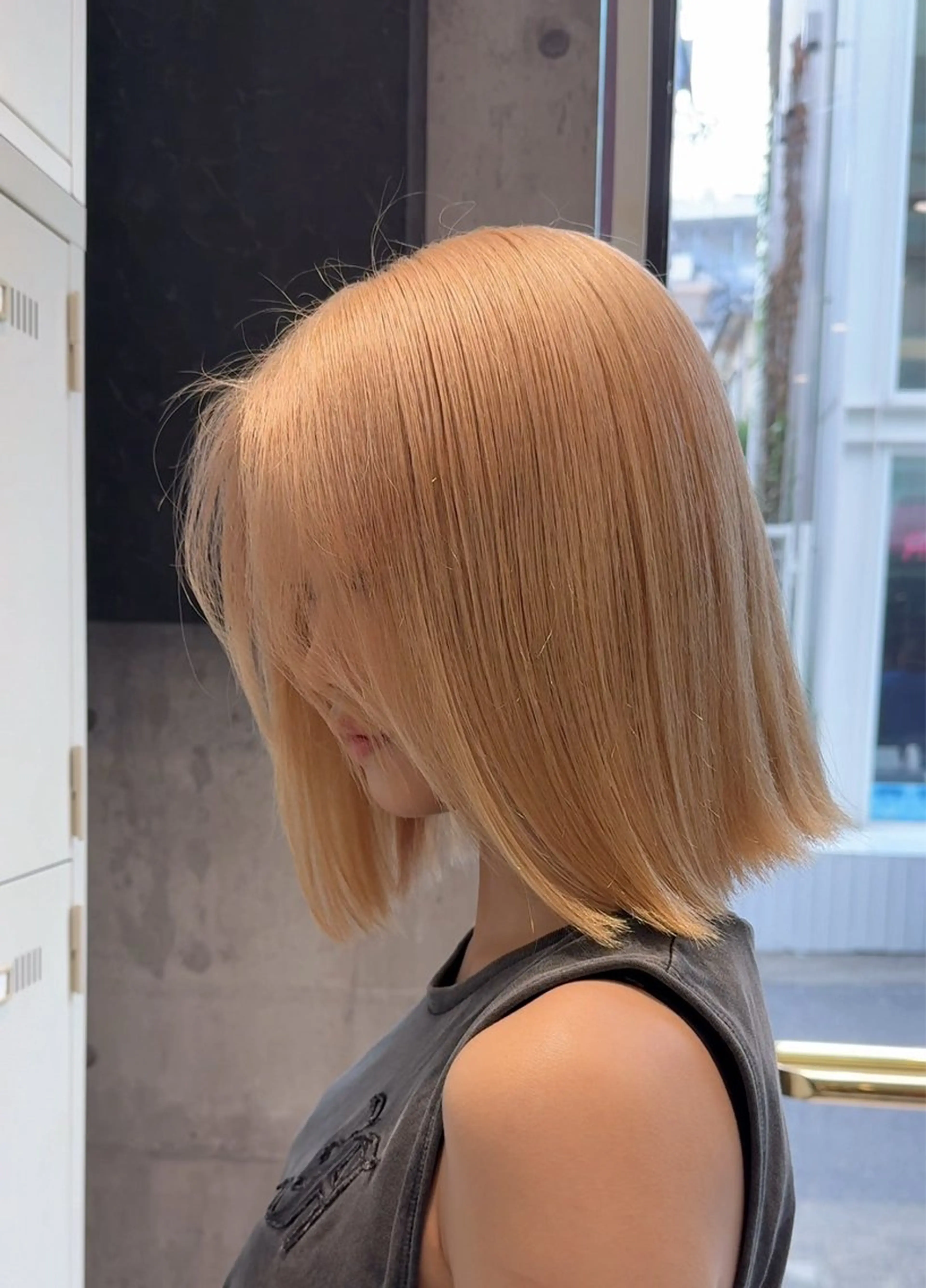 ミディアム カラー ベージュカラー ブリーチ ブロンド ミルクティーベージュ ピンクカラー ヘアカラー 【🥀履歴修正🥀】 ハイトーン職人/拓真のヘアスタイル