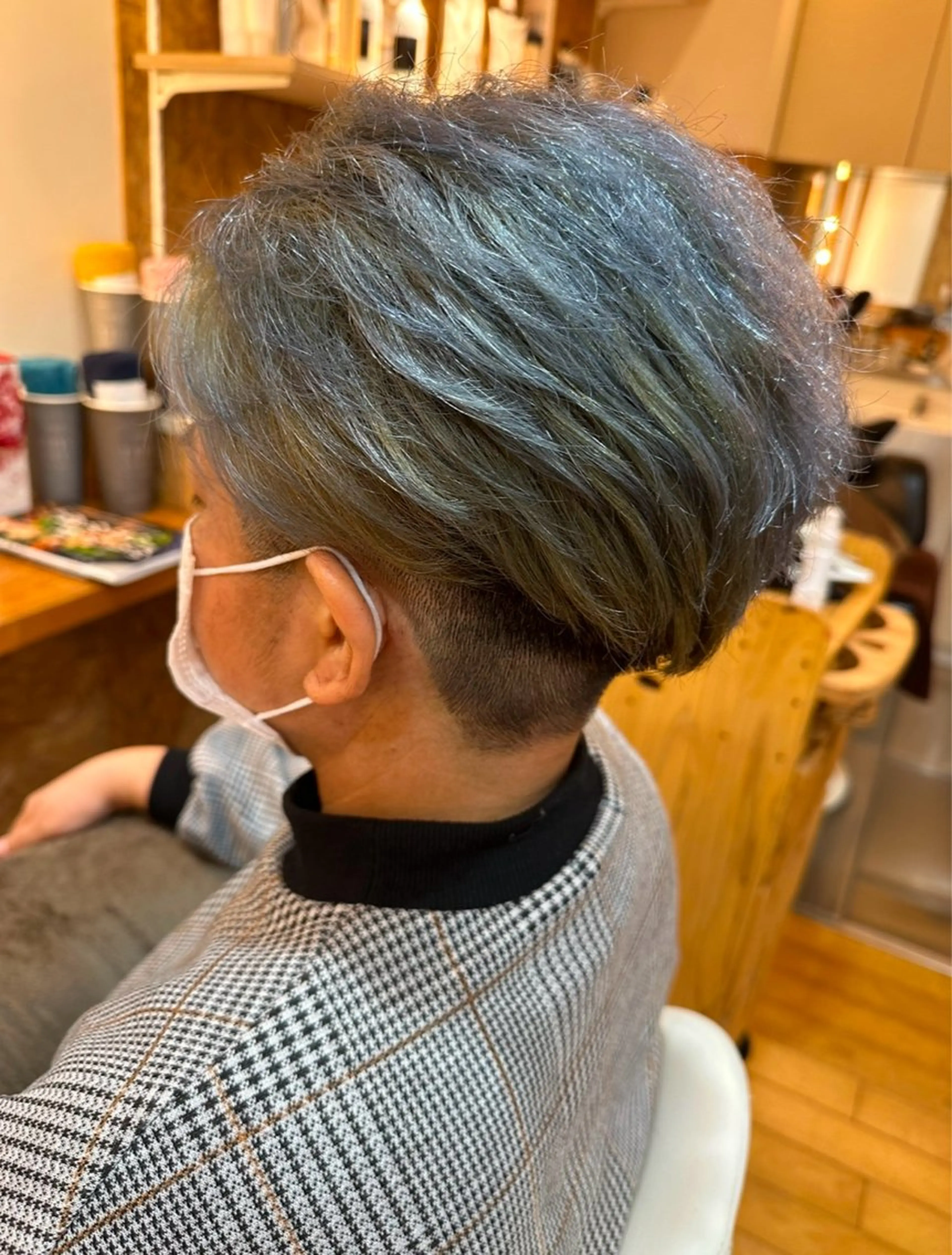 ショート カット ヘアカラー 伊藤 聖也のヘアスタイル