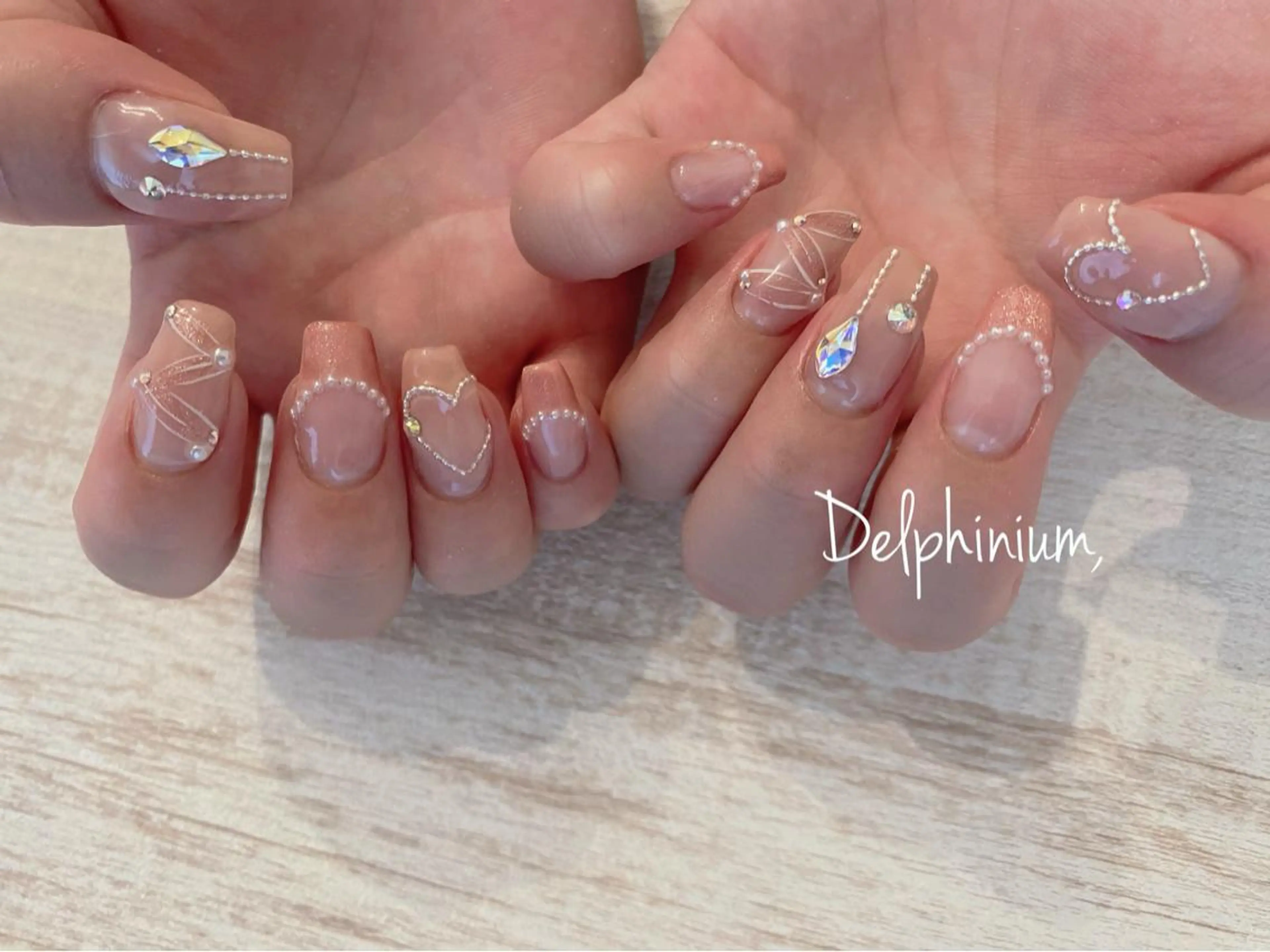 ネイル ハート キラキラネイル ハンドネイル 岡本 友恵のネイルデザイン