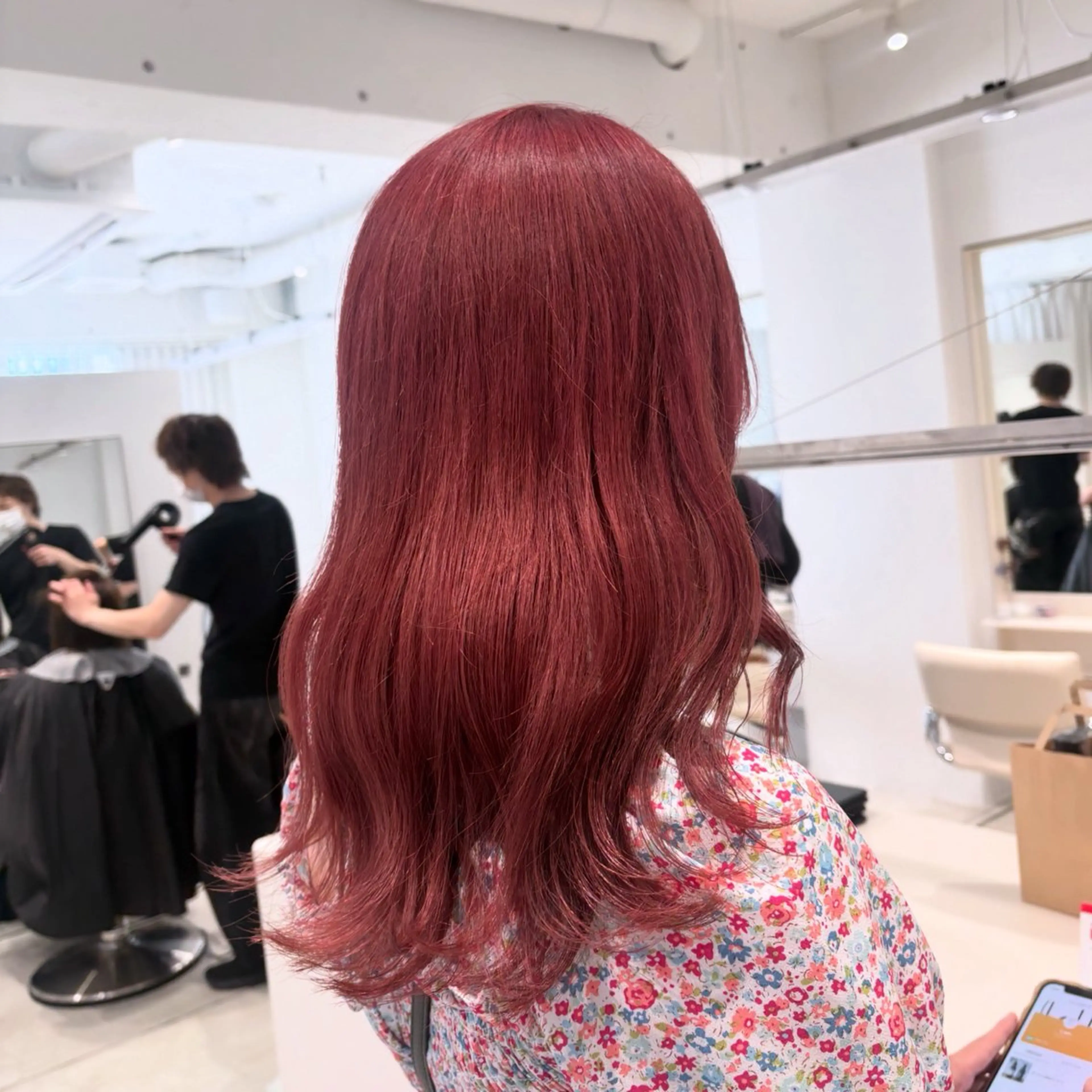 セミロング カラー カシス ダブルカラー ハイトーンカラー ピンクカラー ヘアカラー トリートメント ヘッドスパ カジュアルを女っぽく 𝗮𝘆𝗮𝗰𝗼のヘアスタイル