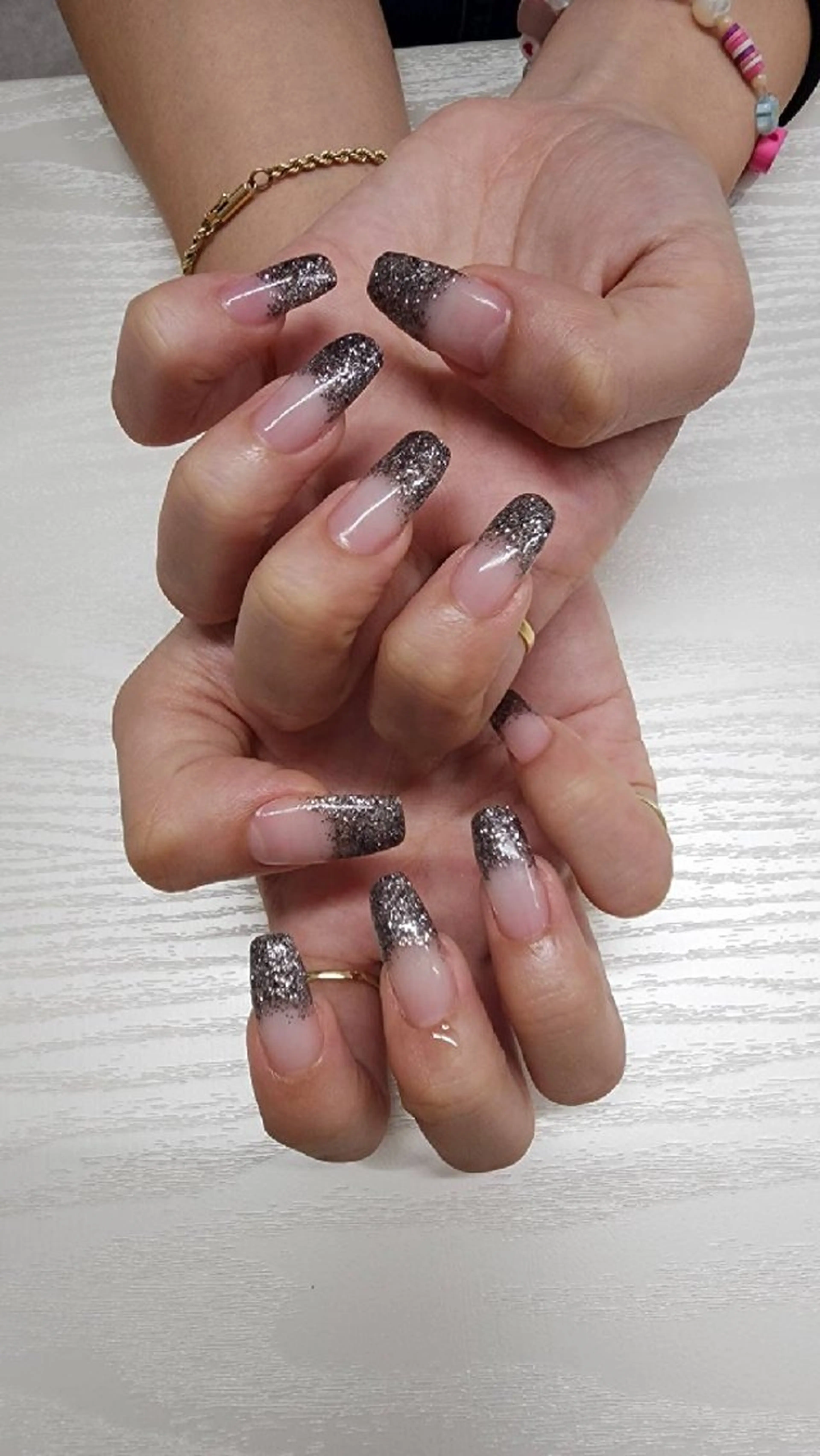 ネイル グラデーション ラメ(グリッター) ラメグラデーション マグネットネイル ミラーネイル atEdgeｱｴｯﾄ OMOTESANDOのエステ・リラクイメージ