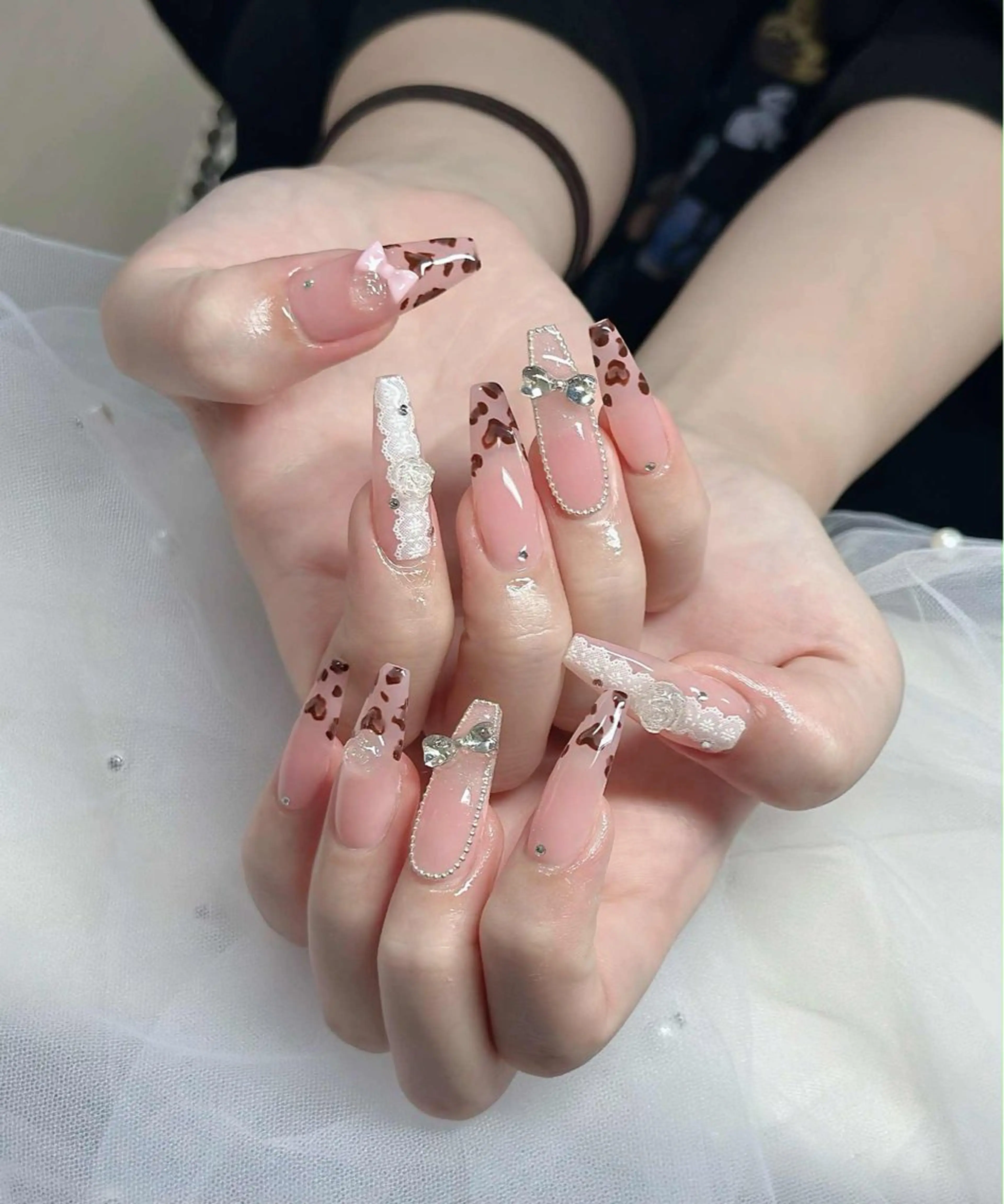 ネイル オーロラネイル フレンチネイル ジェルネイル ハロウィン キラキラネイル ハンドネイル H.baby Nail Salonのネイルデザイン