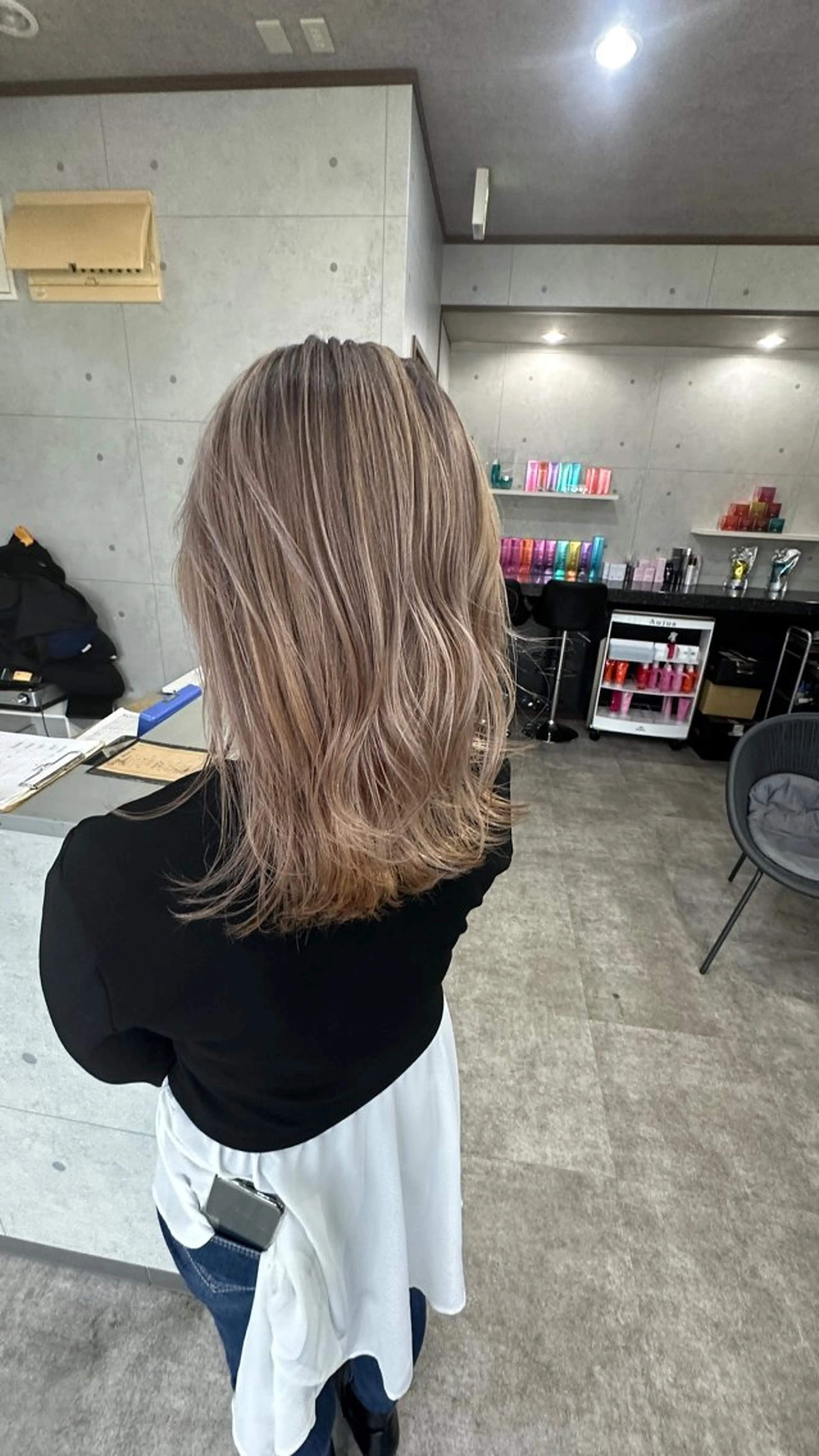 セミロング ショートボブ ボブ ハイライト 髪質改善 レイヤーカット カット ヘアカラー REVE所属・REVE美容室 REVEマツエクのヘアスタイル