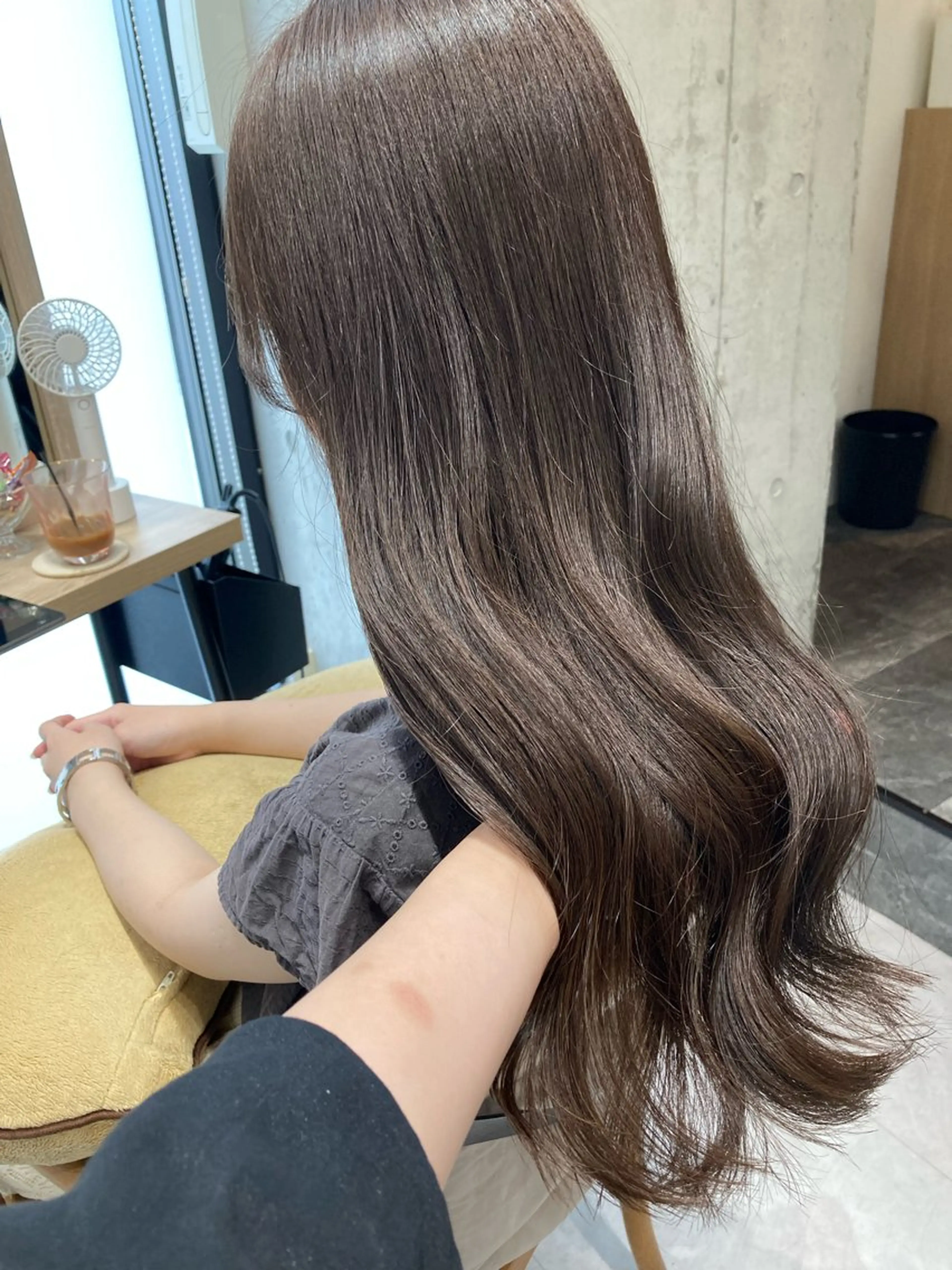 ロング ✨色持ちの良い艶 カラー✨蟹江真世のヘアスタイル