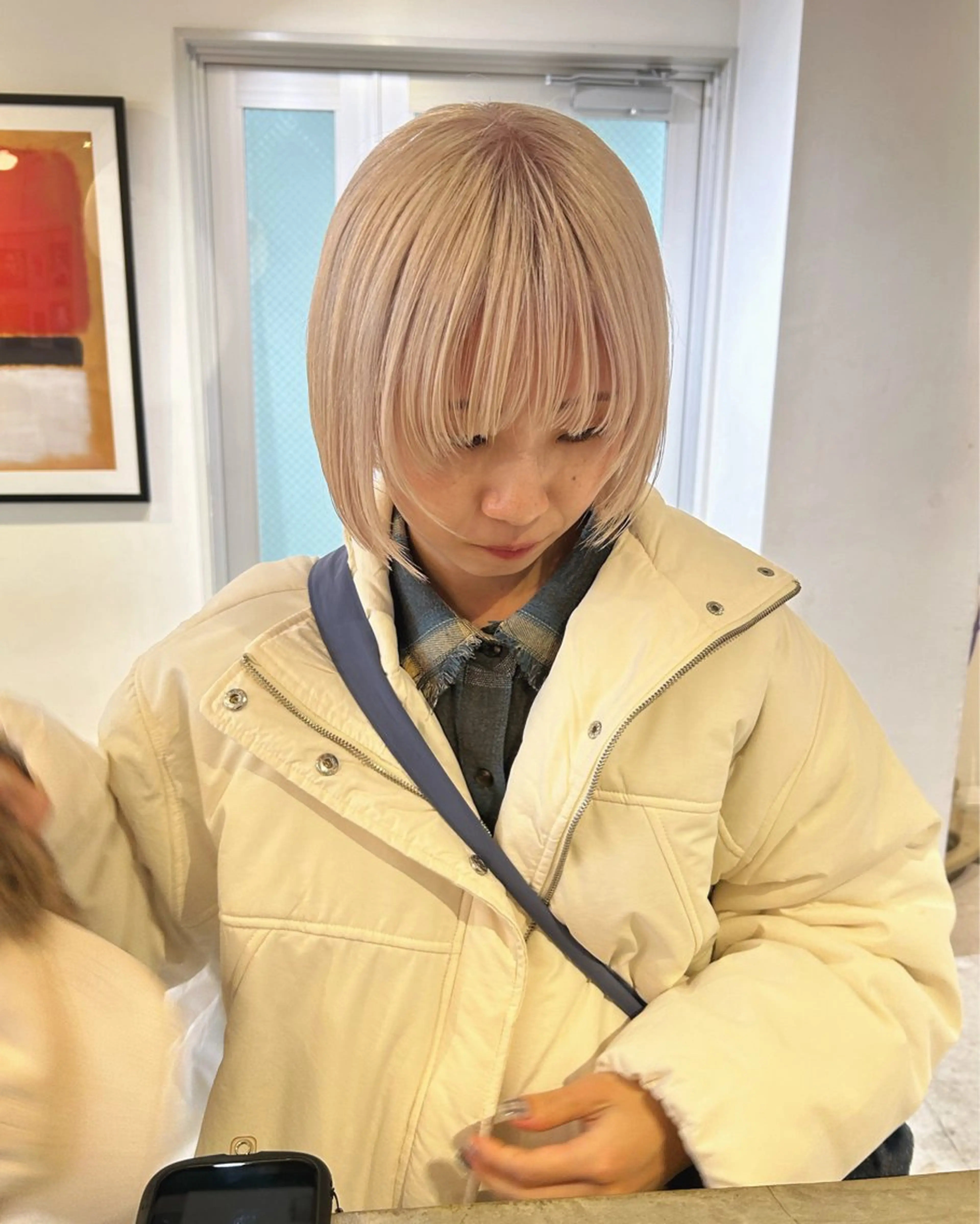 ショート カラー ブロンド ボブ カット ヘアカラー トリートメント Loom.所属・村上雅人 ナチュラルモードのヘアスタイル