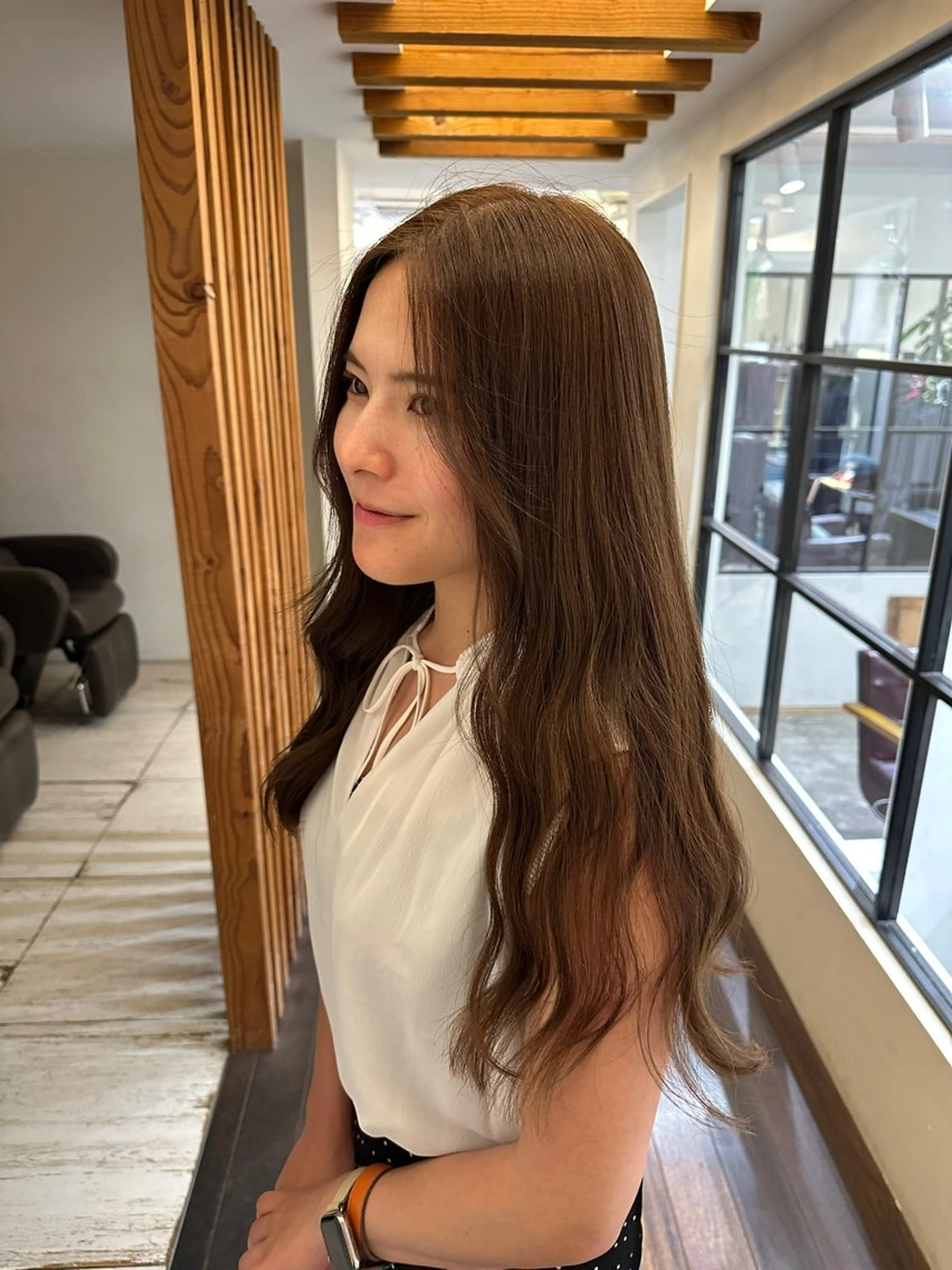 ロング カラー ヘアカラー トリートメント 安丸 結夏のヘアスタイル