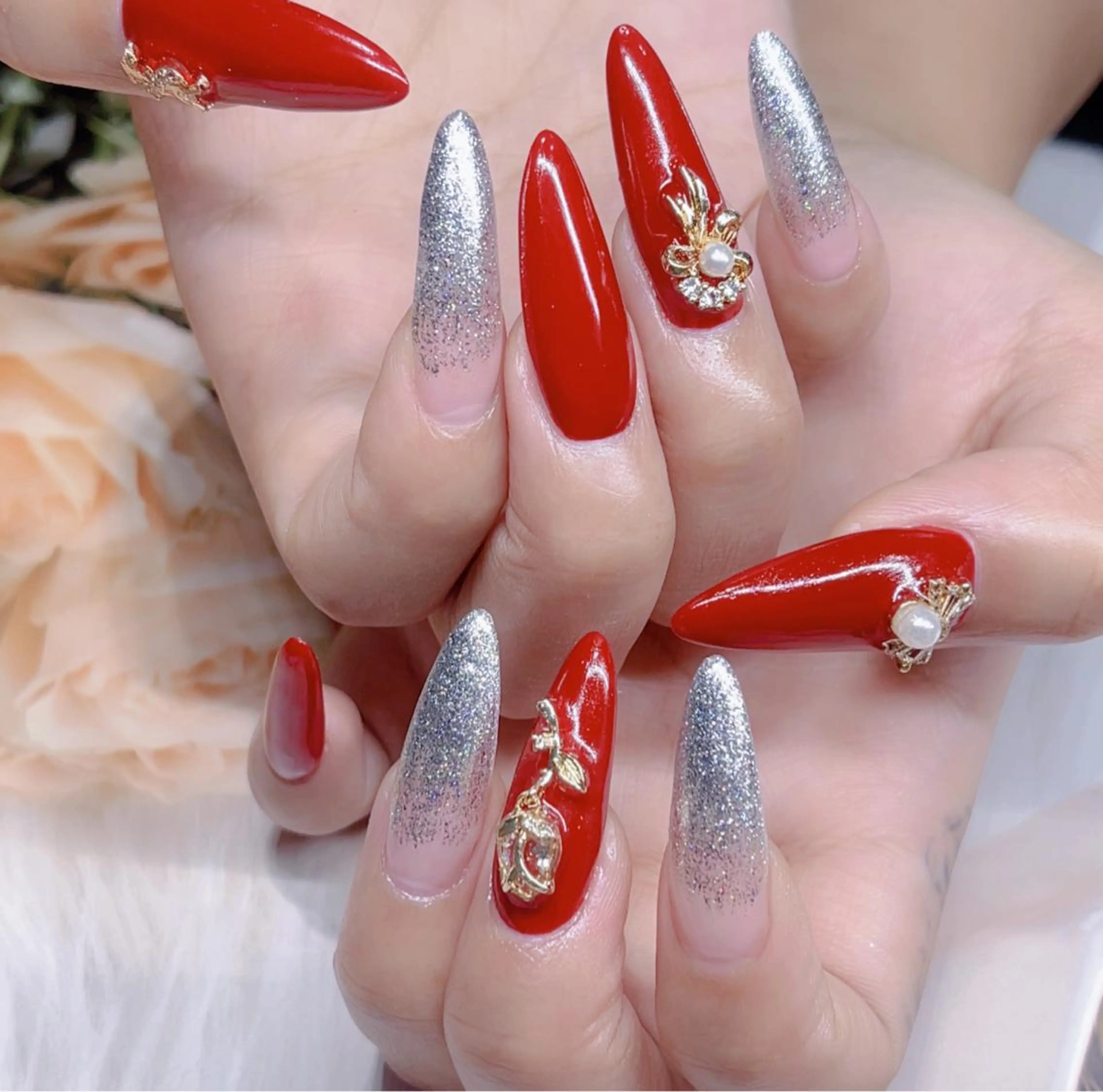 ネイル ハンドネイル Queens ciciのネイルデザイン