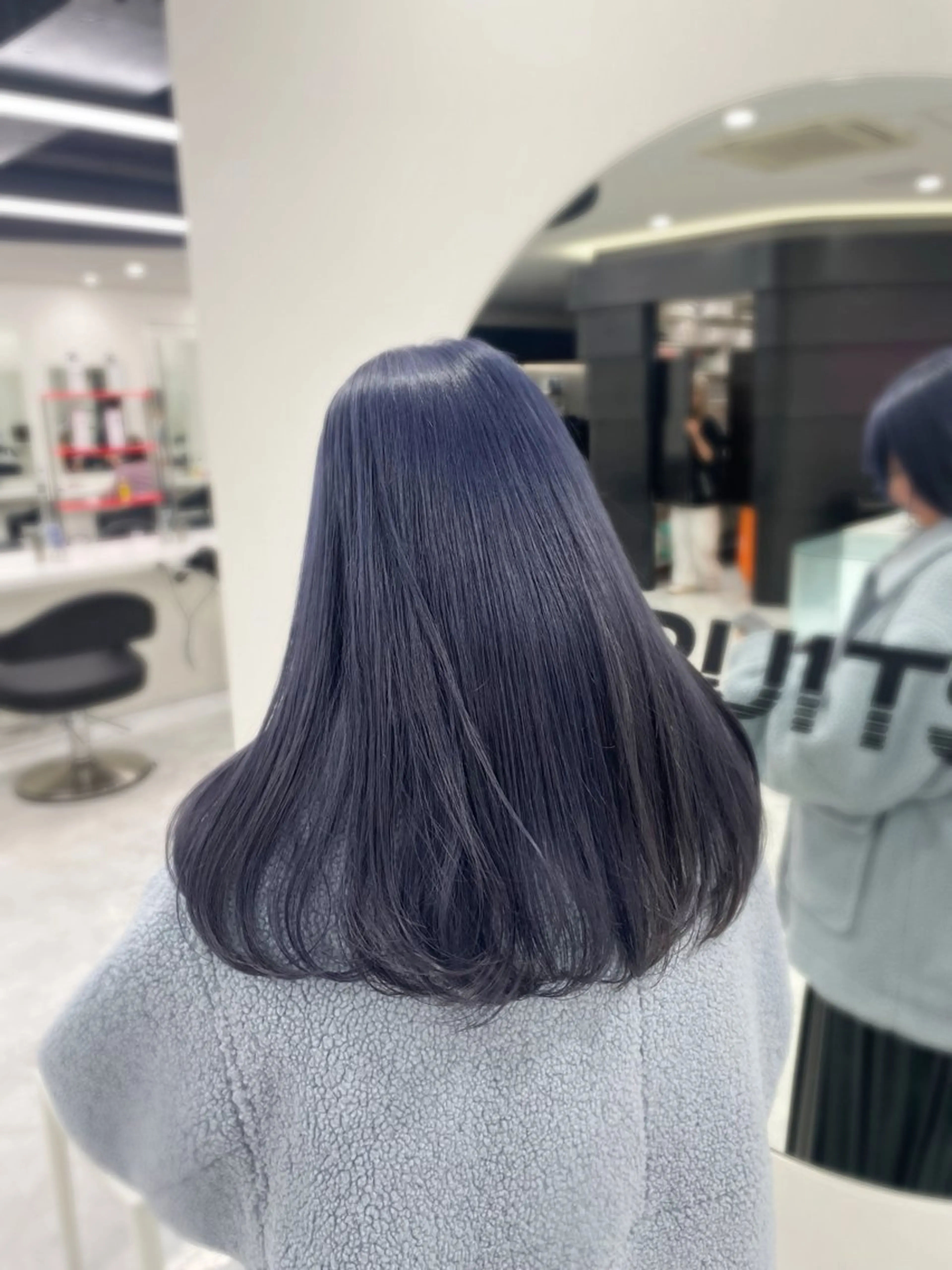 カラー ヘアカラー 🤍ハイトーン寒色 🤍MADOKAのヘアスタイル