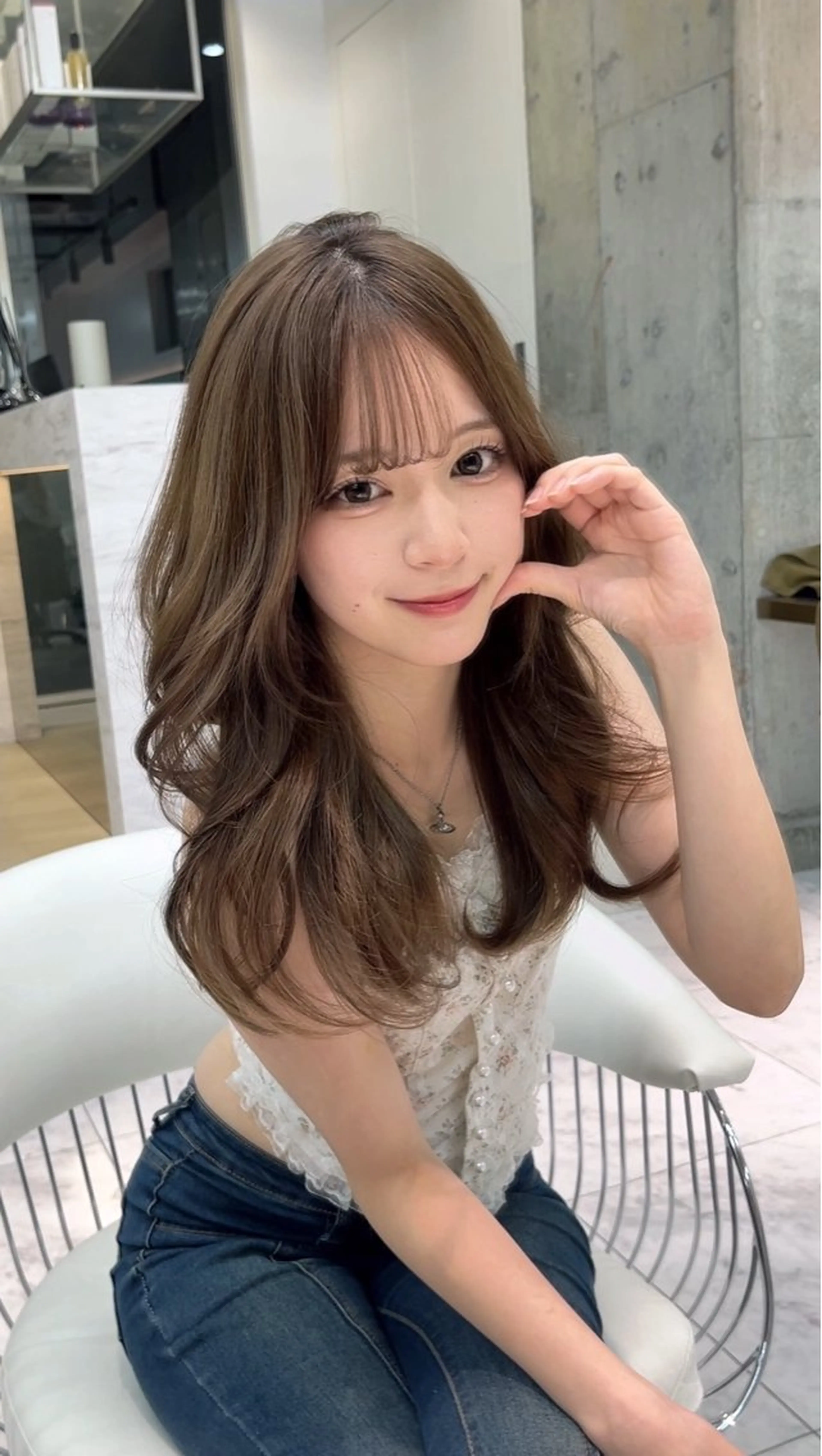 ミディアム カット ヘアカラー トリートメント 💖しの💖韓国ヘア レイヤーカットのヘアスタイル