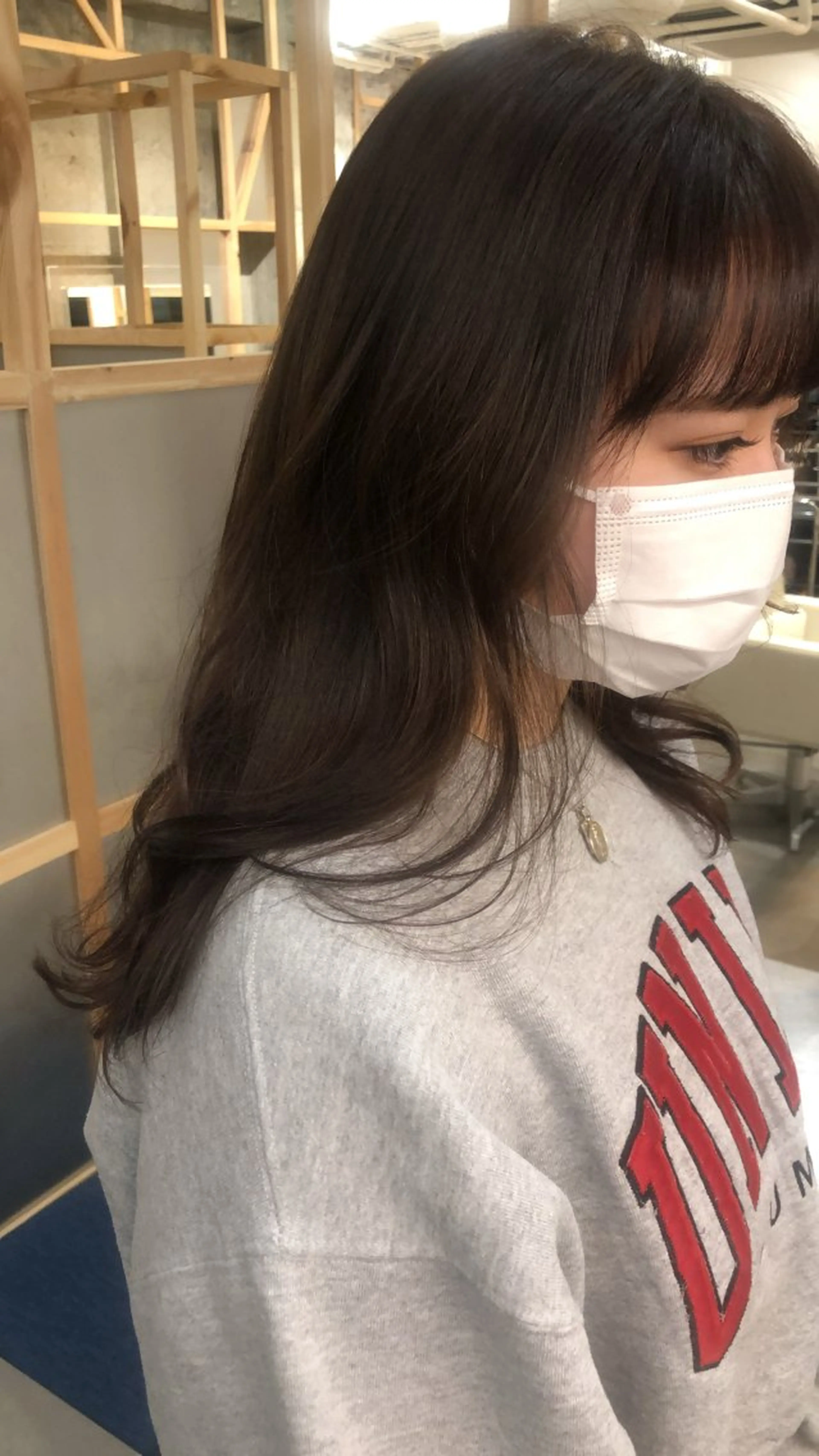 セミロング カラー 透明感カラー グレージュ オリーブグレージュ オリーブグレー 伊藤 由季のヘアスタイル