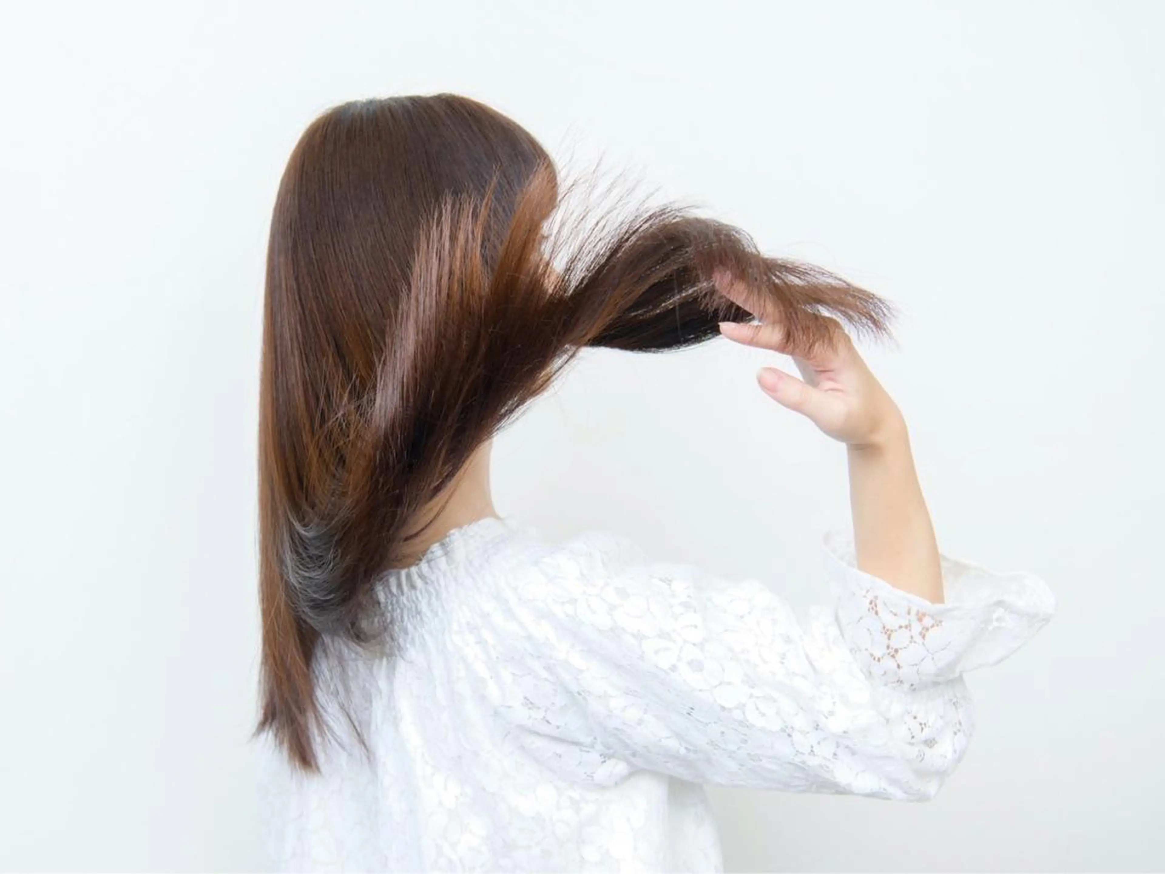 ロング 縮毛矯正 オザキクウガ/ ブリーチ/髪質改善のヘアスタイル