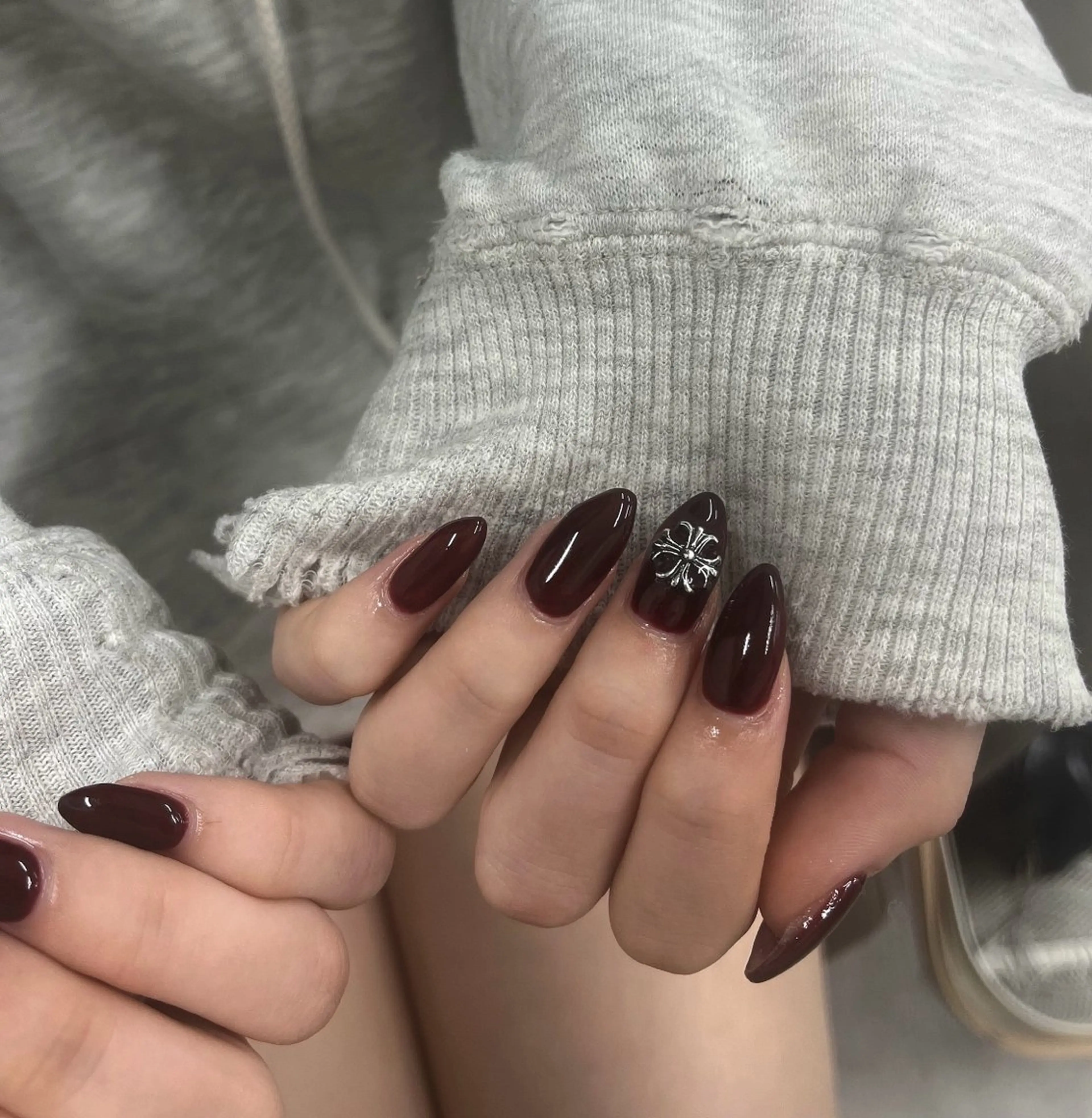 ネイル ボルドー ワンカラーネイル schon 🎀saraのネイルデザイン