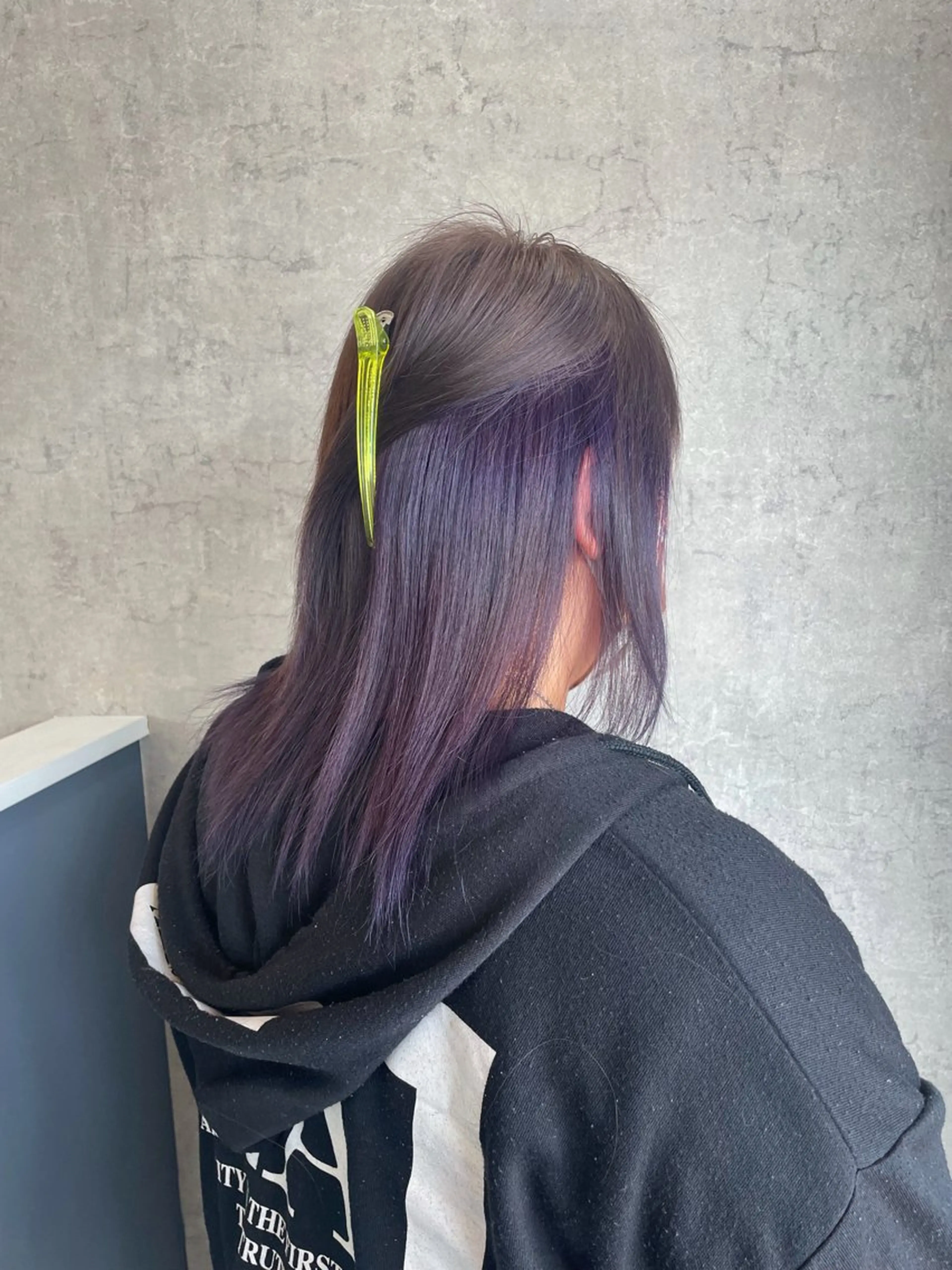 カラー ブリーチ ラベンダーカラー カット ヘアカラー トリートメント 手塚 由佳のヘアスタイル