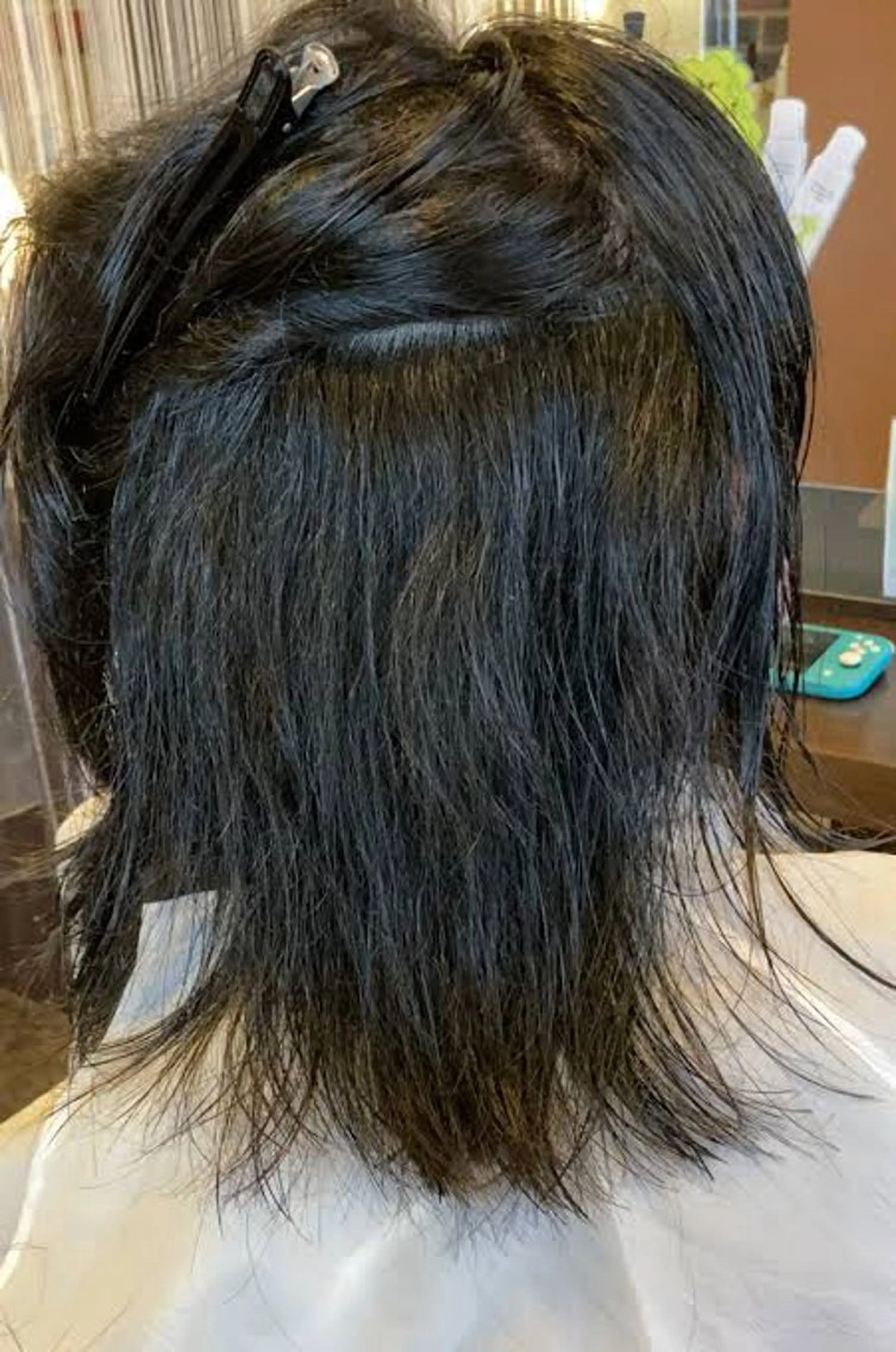 ミディアム くせ毛 トリートメント レイヤー・カット モデル・透明感カラーのヘアスタイル