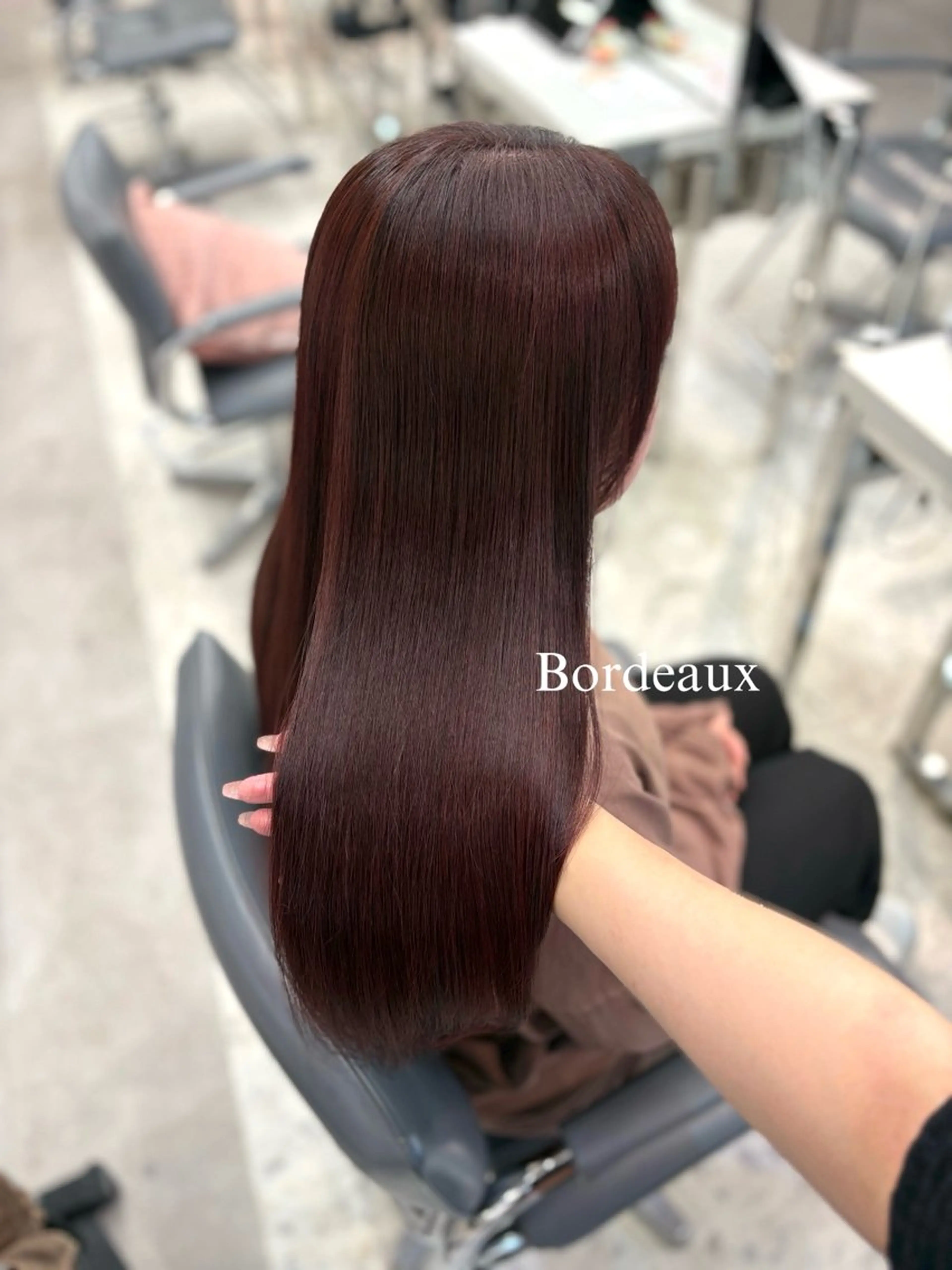 ロング カラー ブリーチ ボルドーカラー ブリーチなしカラー MEI🎀つやカラー 🎀レイヤー🎀渋谷のヘアスタイル