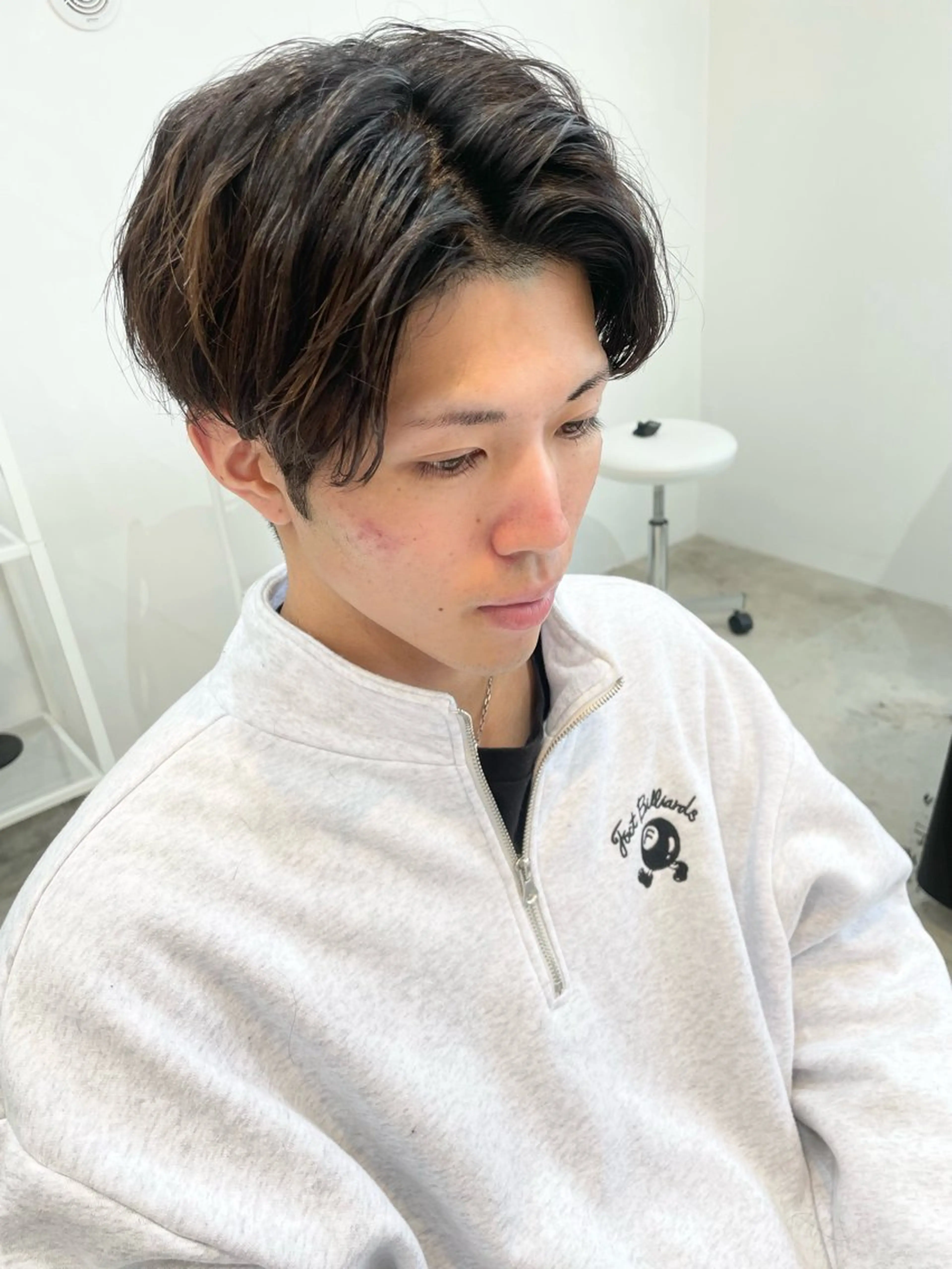 メンズ センターパート マッシュ 刈り上げ カット 【un】 MANAのヘアスタイル