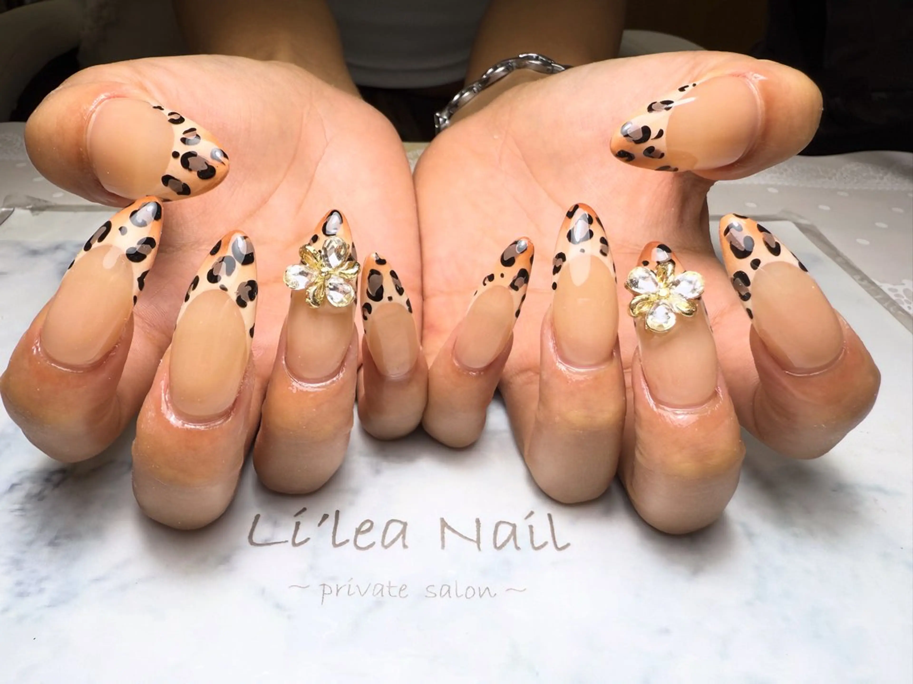 ネイル Li'leaNail AINAのネイルデザイン