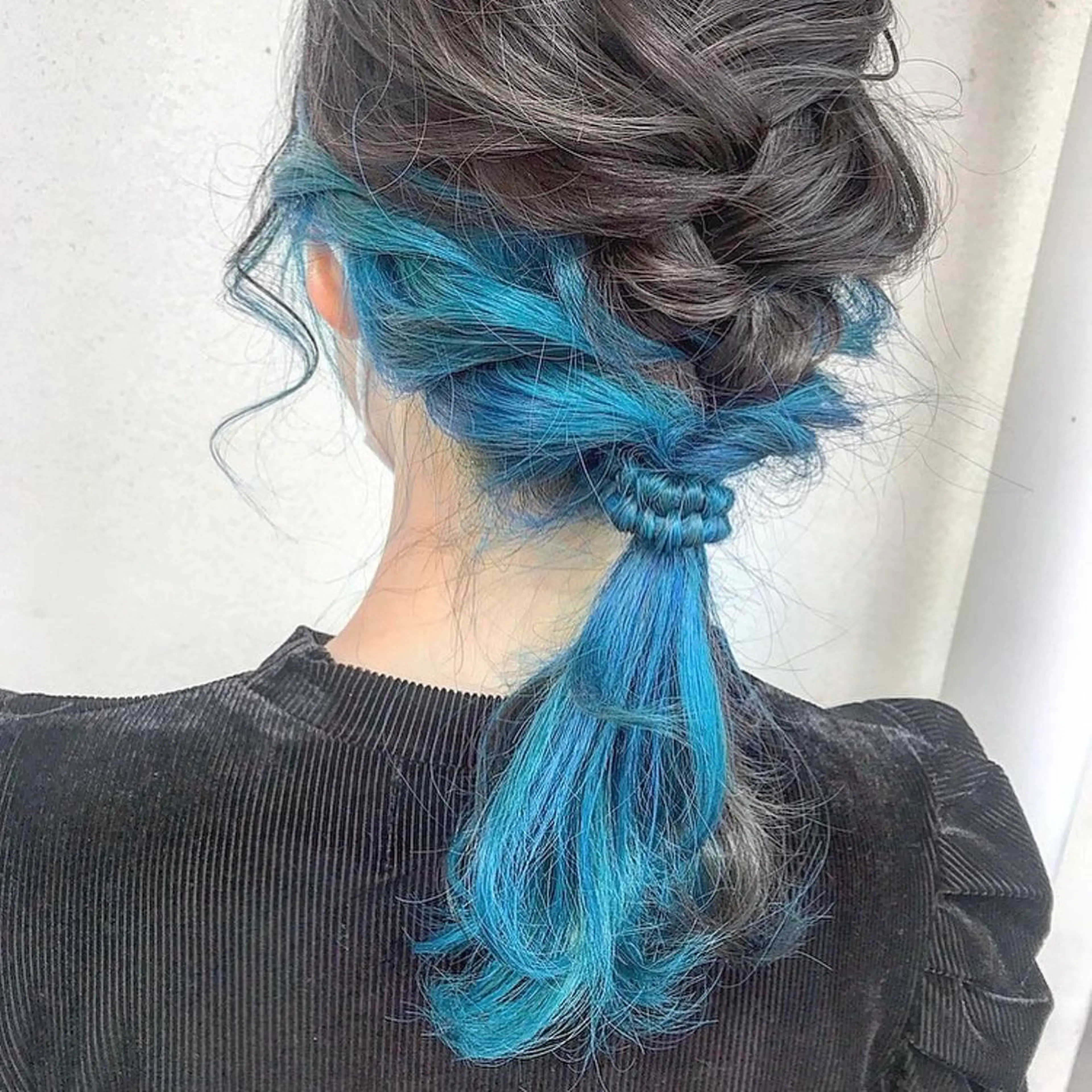 ミディアム カラー ヘアアレンジ イヤリングカラー インナーカラー 栗林 姫花のヘアスタイル