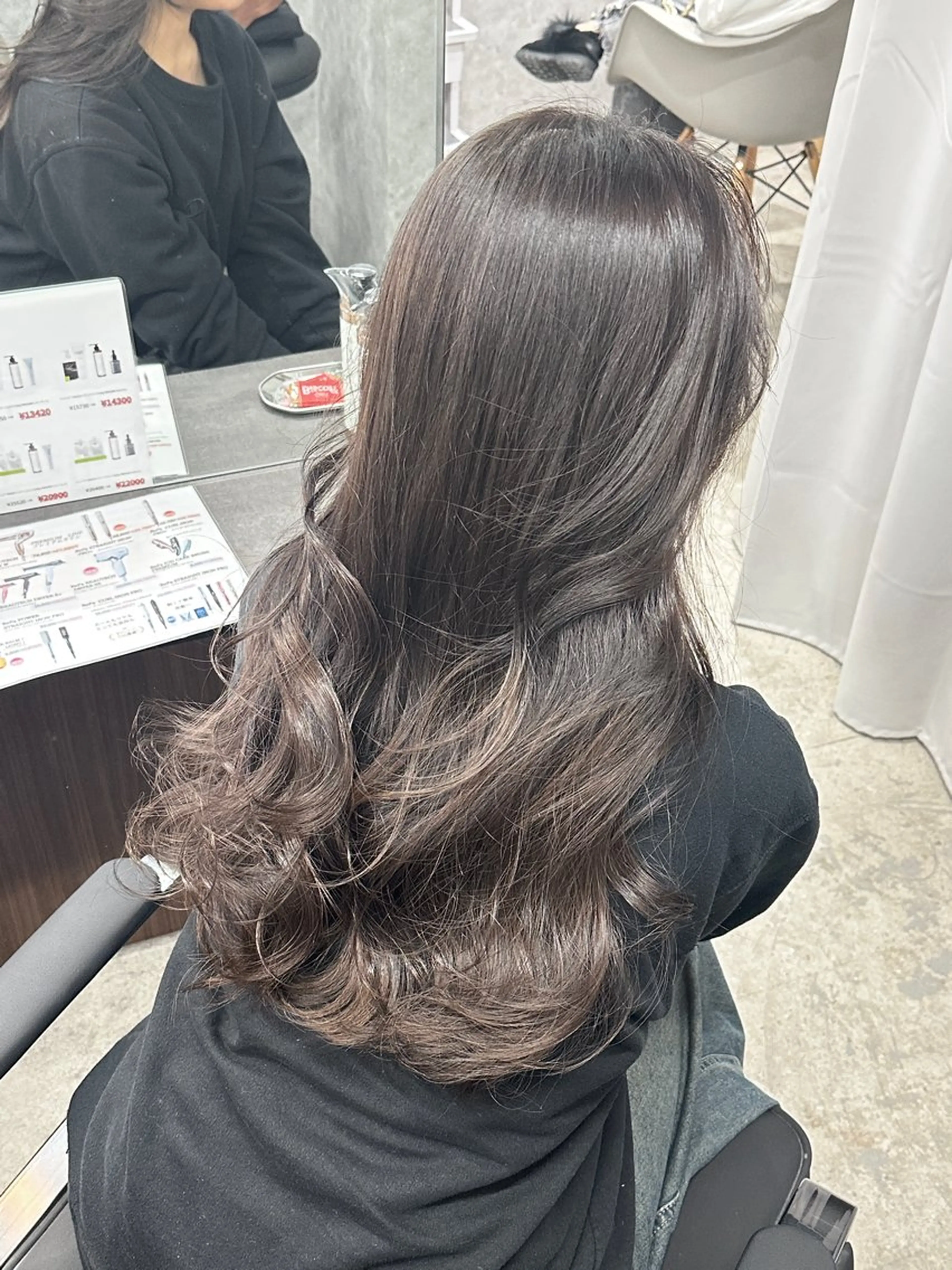 ロング カラー アッシュ アッシュブラウン ブラウンカラー 透明感カラー カット ヘアカラー トリートメント 美髪/ブリーチなし ダブルカラー/ユウゴのヘアスタイル