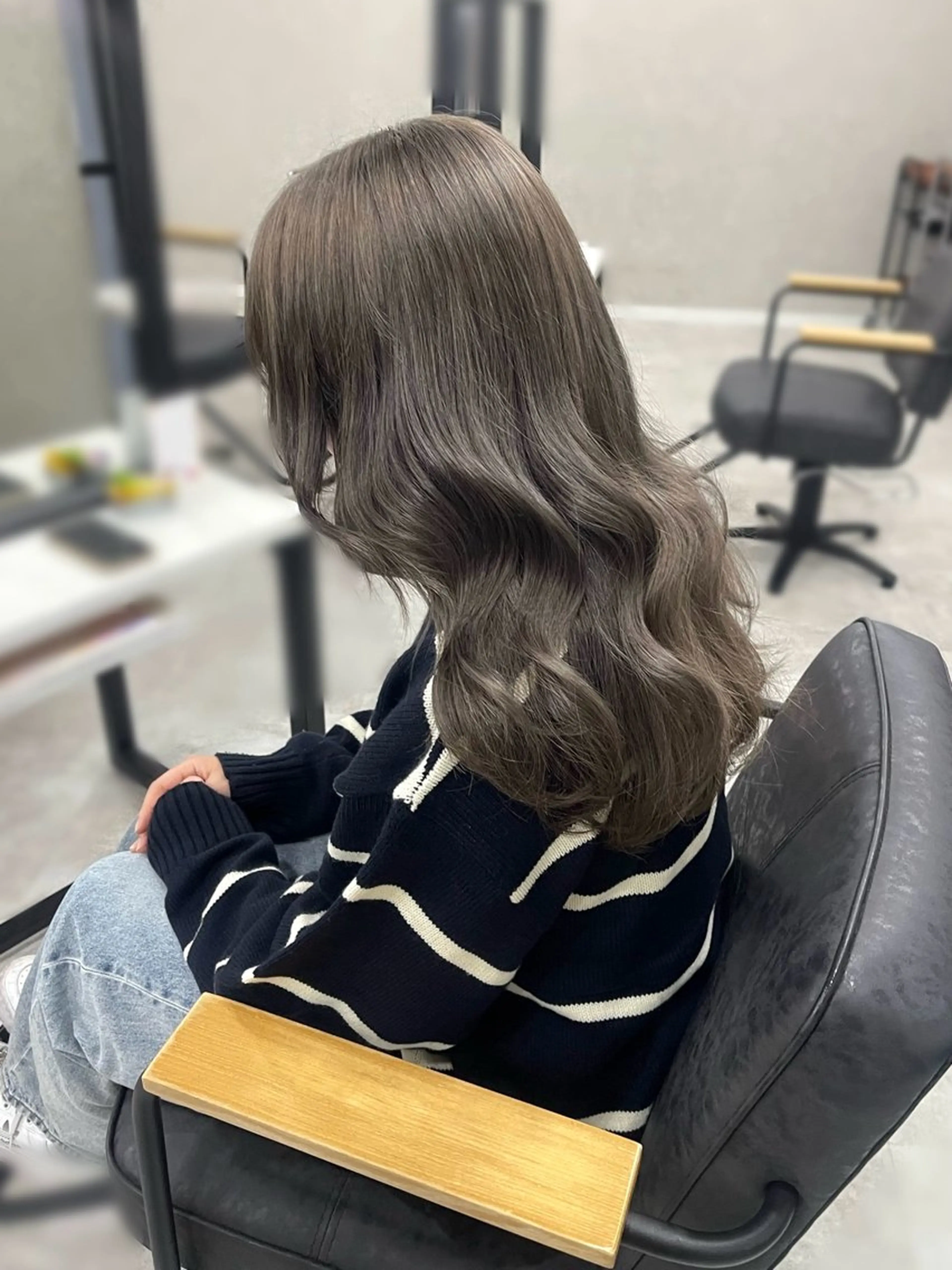 ロング カラー グレージュ ヘアカラー トリートメント 盛れる顔まわり✨🎀 レイヤー別所好葉のヘアスタイル