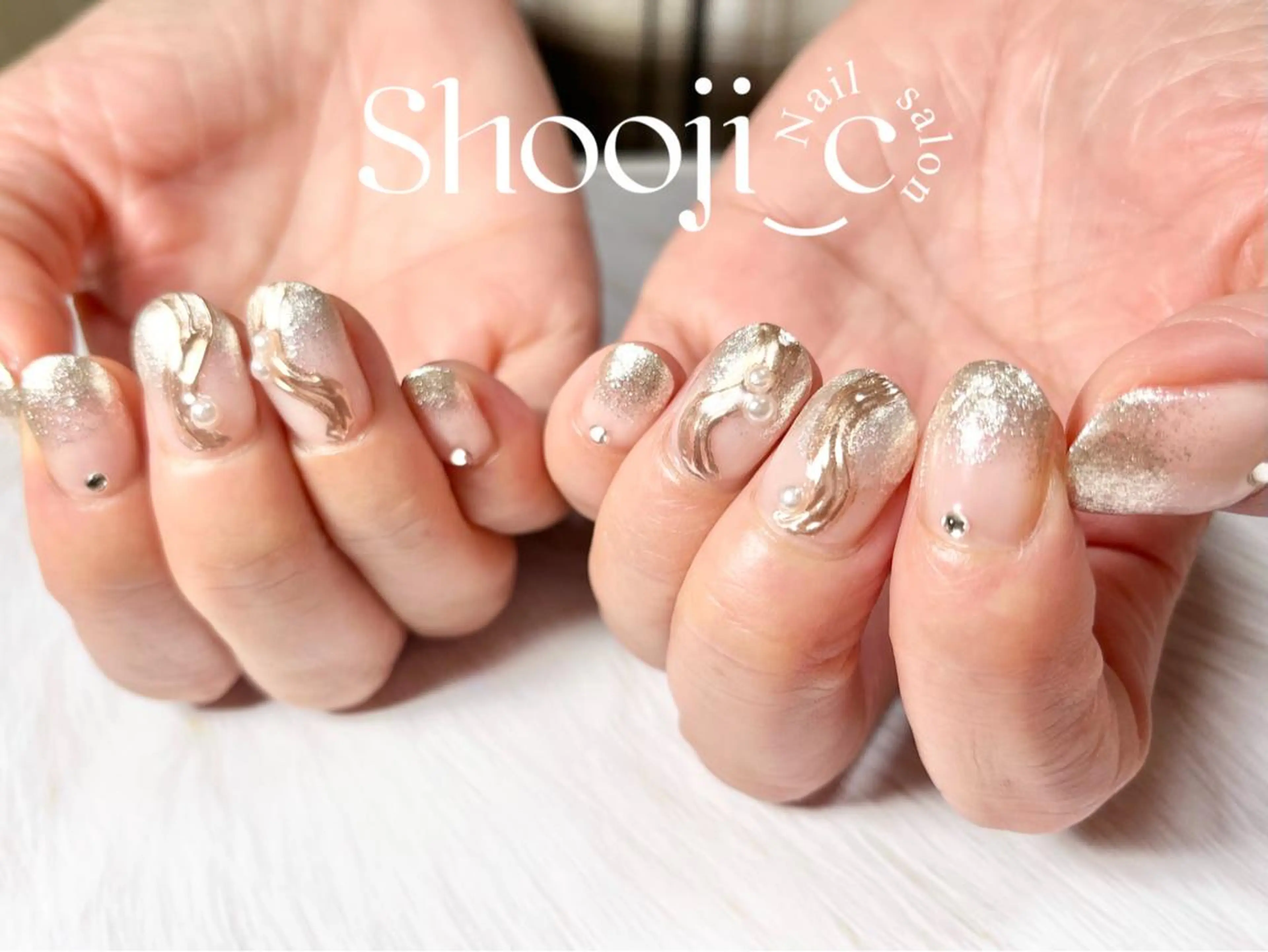 ネイル アートネイル ゴールド グラデーション キラキラネイル ラメ(グリッター) ハンドネイル Shooji_c Nail salon所属・Shooji_c Nail salonのネイルデザイン